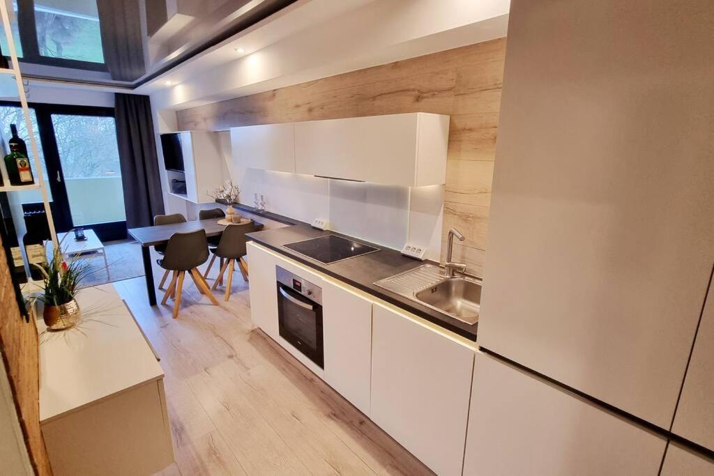 Apartment with Balcony photo 2