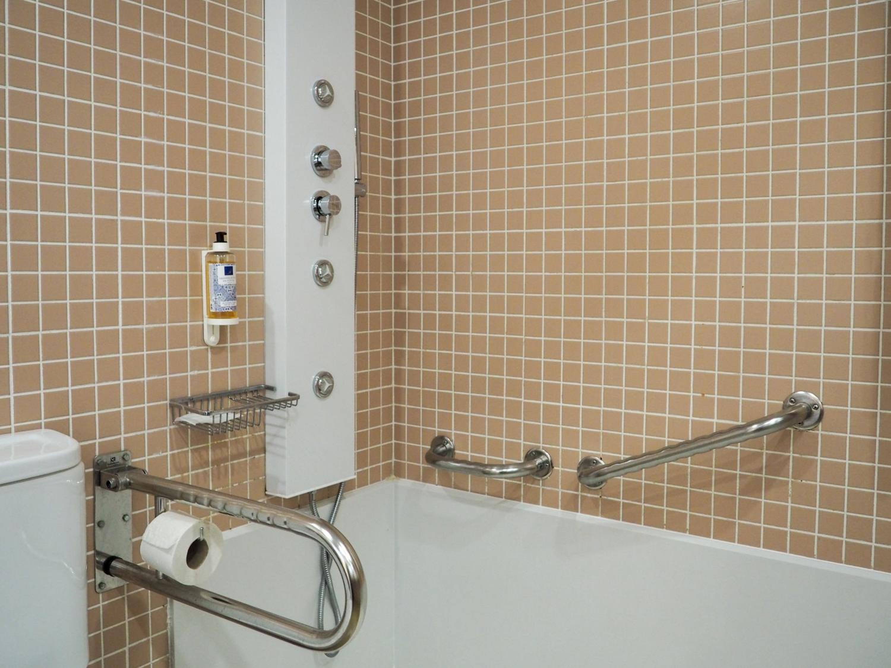 Double or Twin Room - Disability Access photo 2