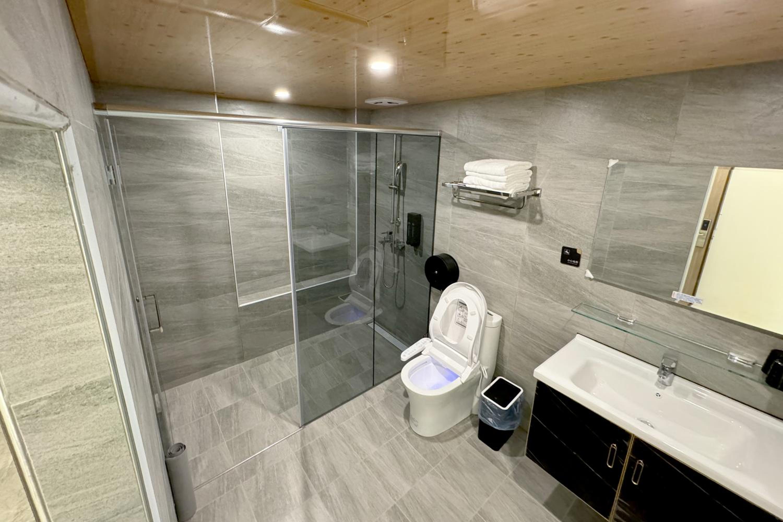Deluxe Quadruple Room photo 3