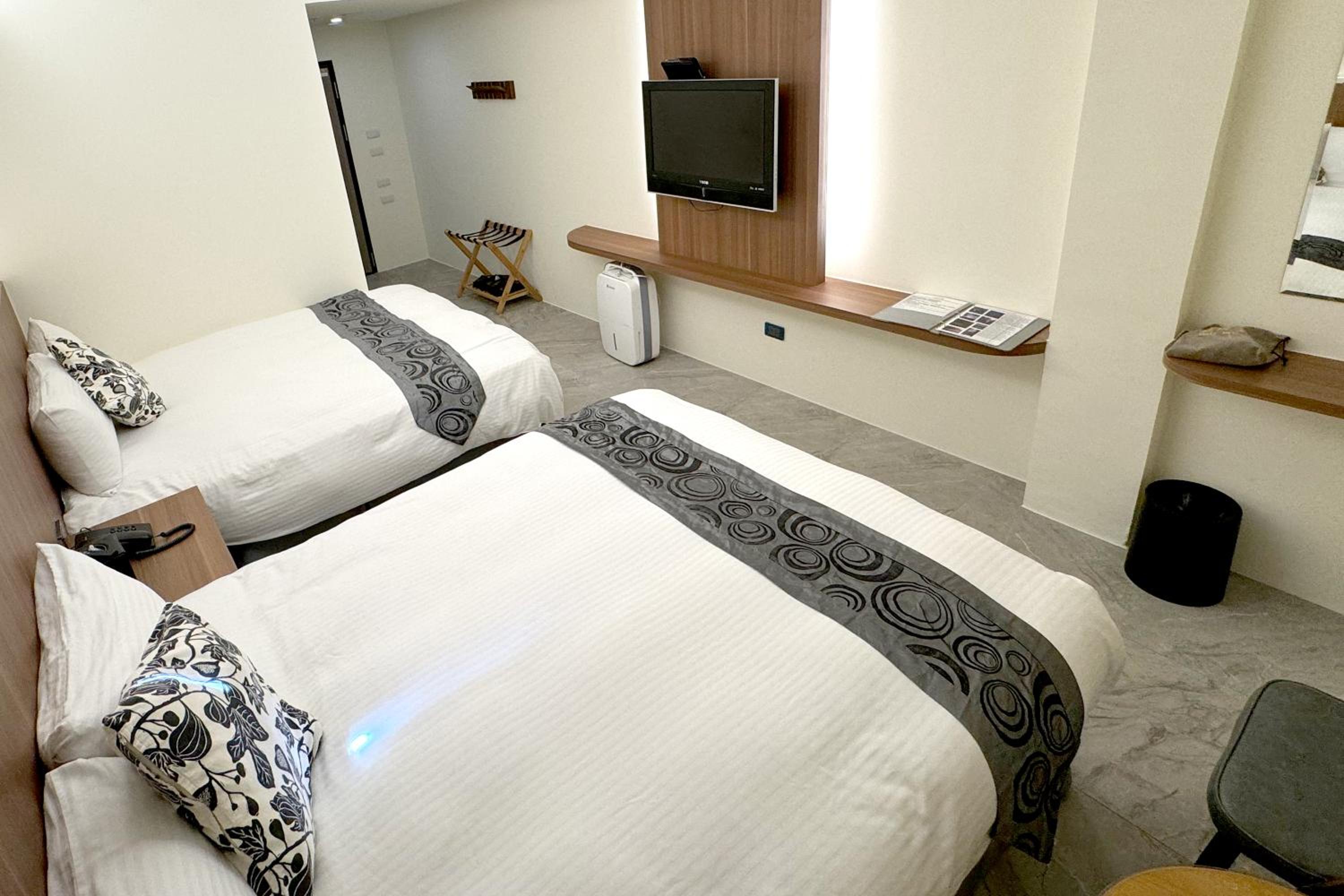 Quadruple Room - Disability Access photo 3