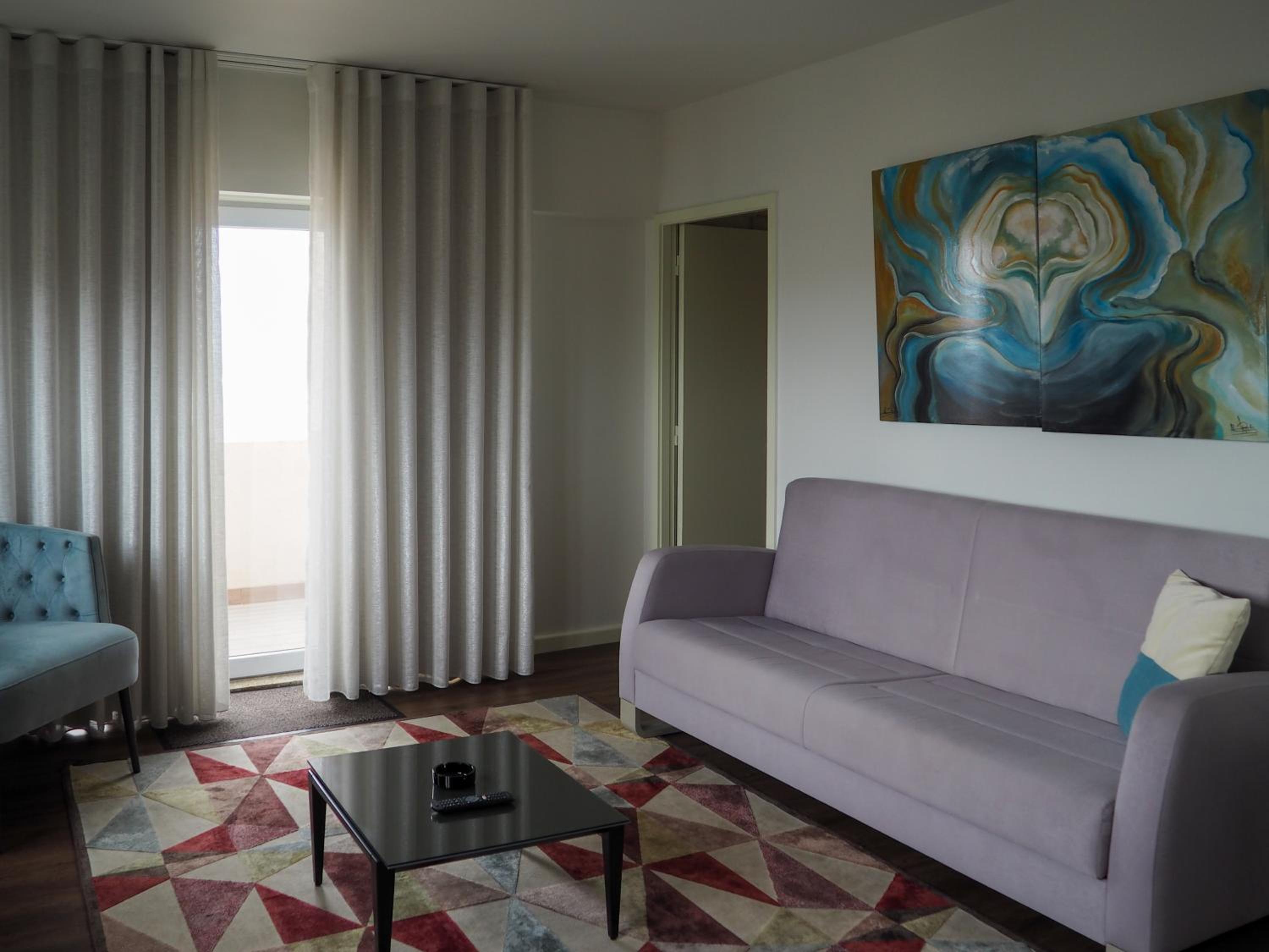 Deluxe Suite with Sea View - Photo 7