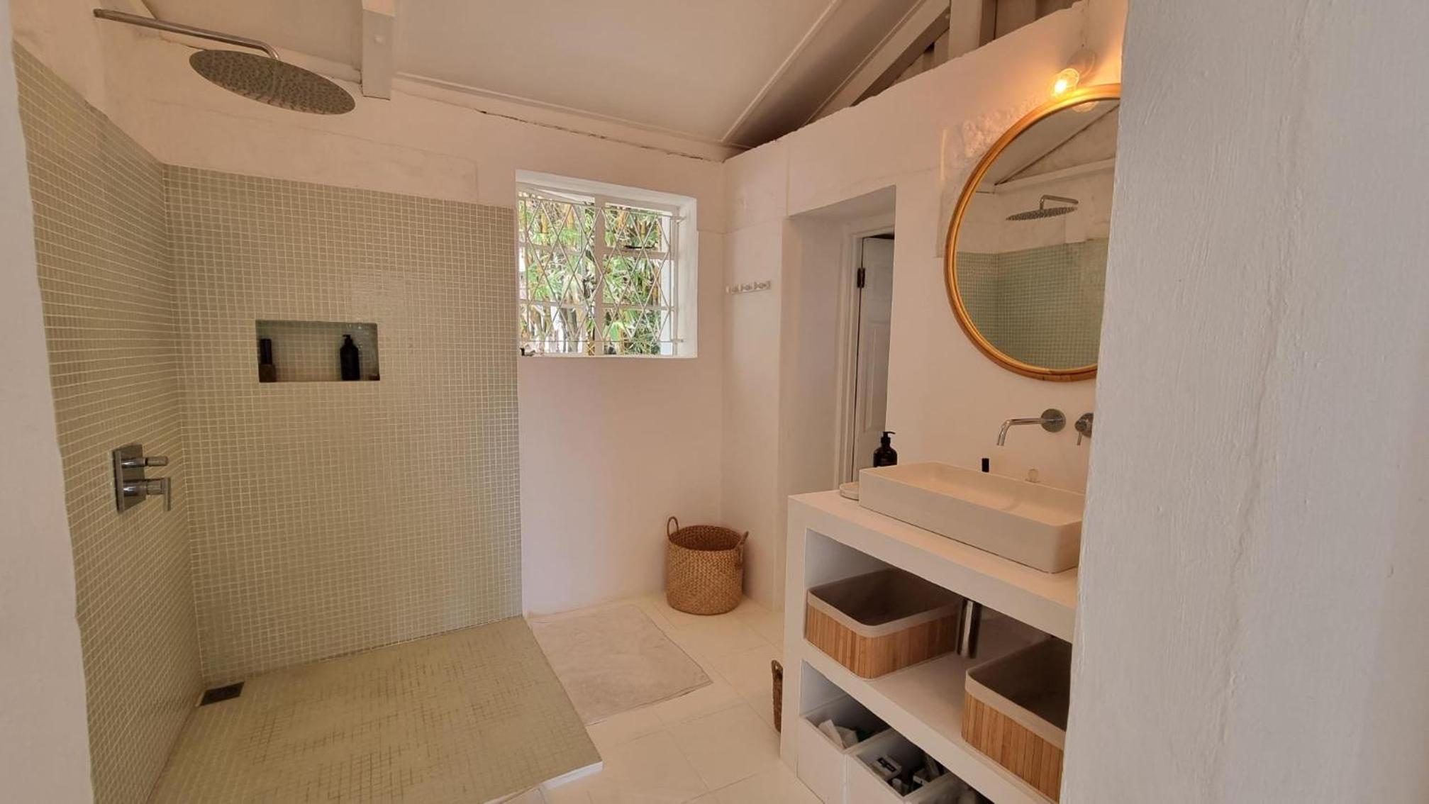Three-Bedroom Villa photo 3