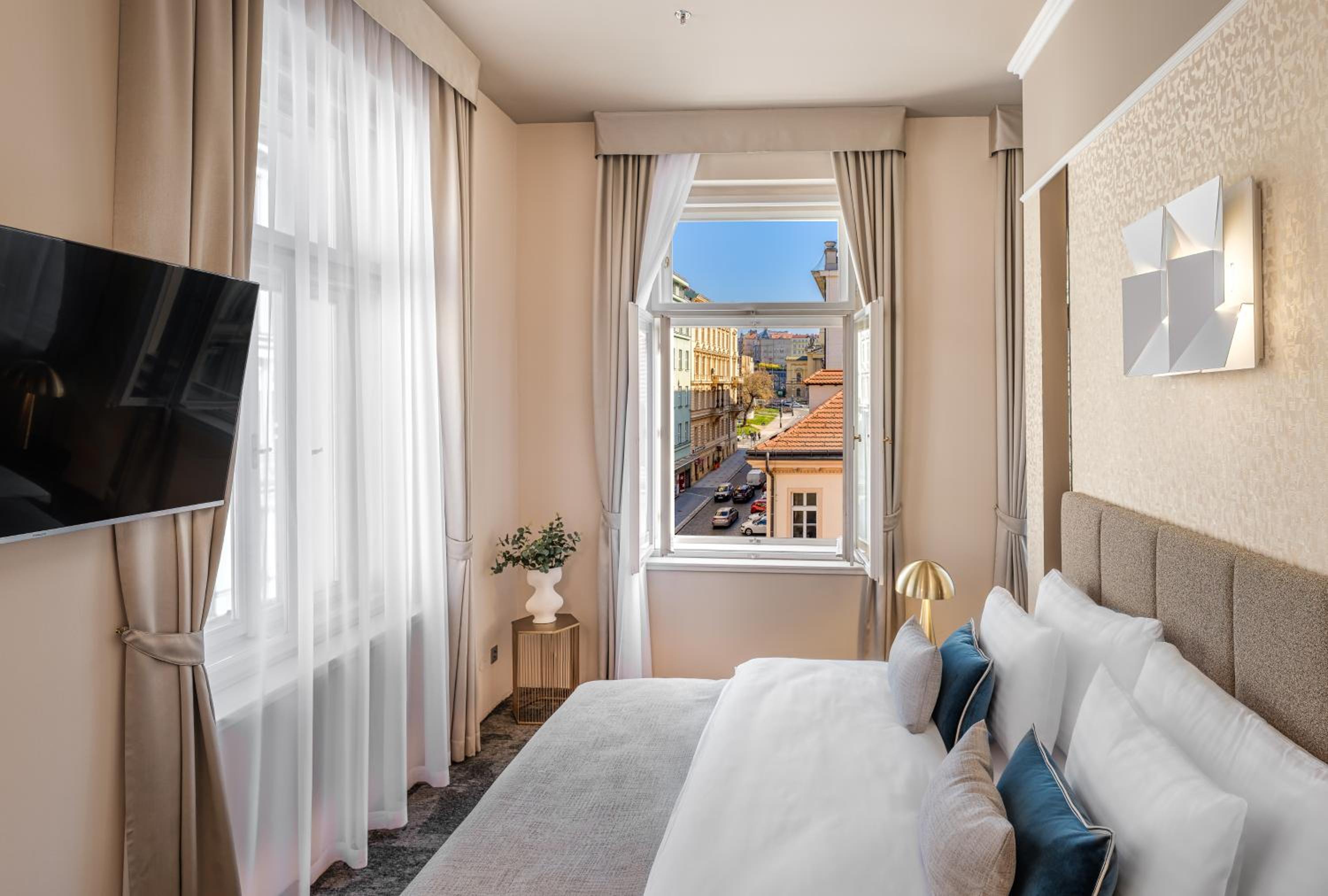 Superior King Room photo 1