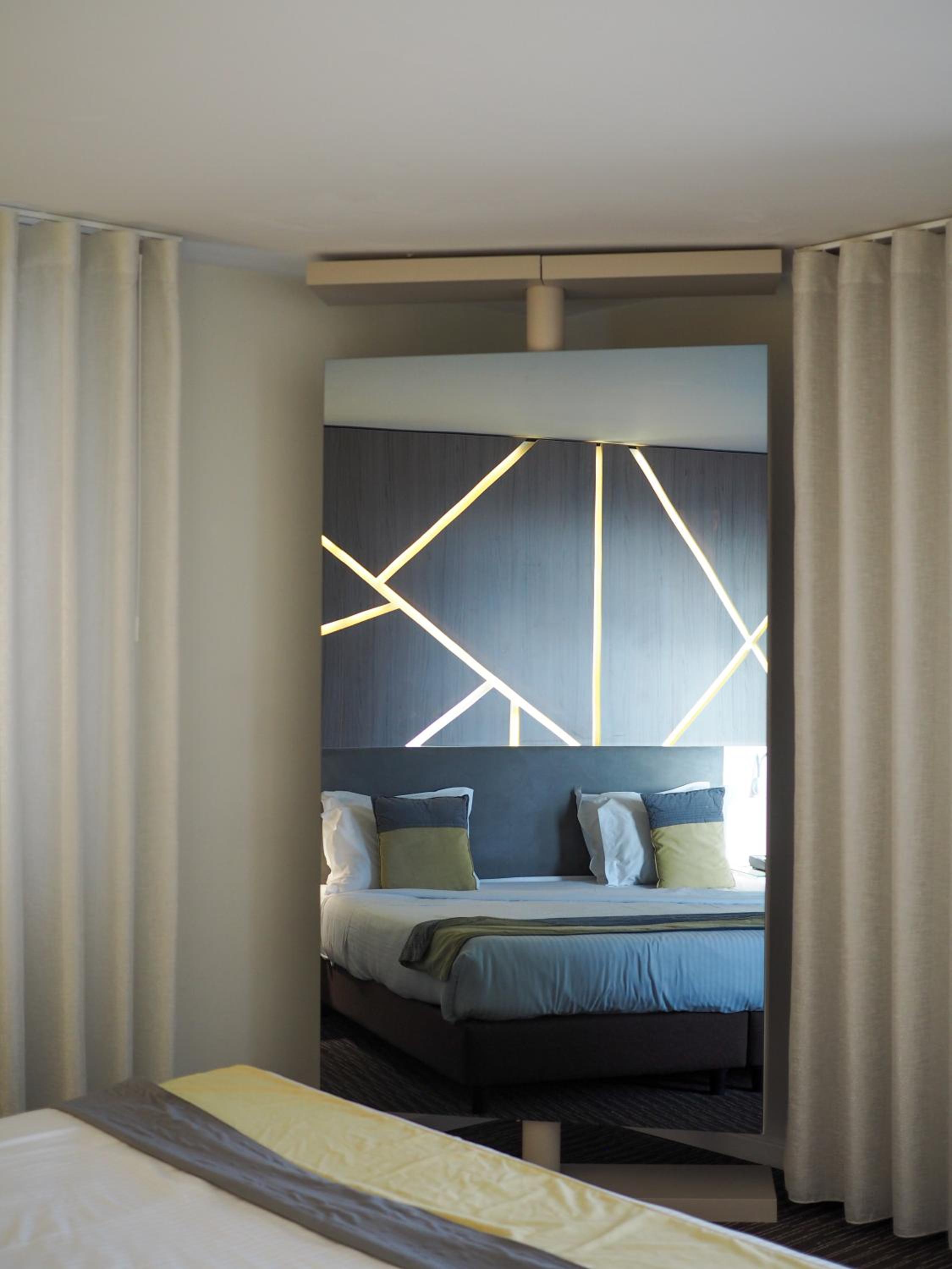 Deluxe Junior Suite photo 3