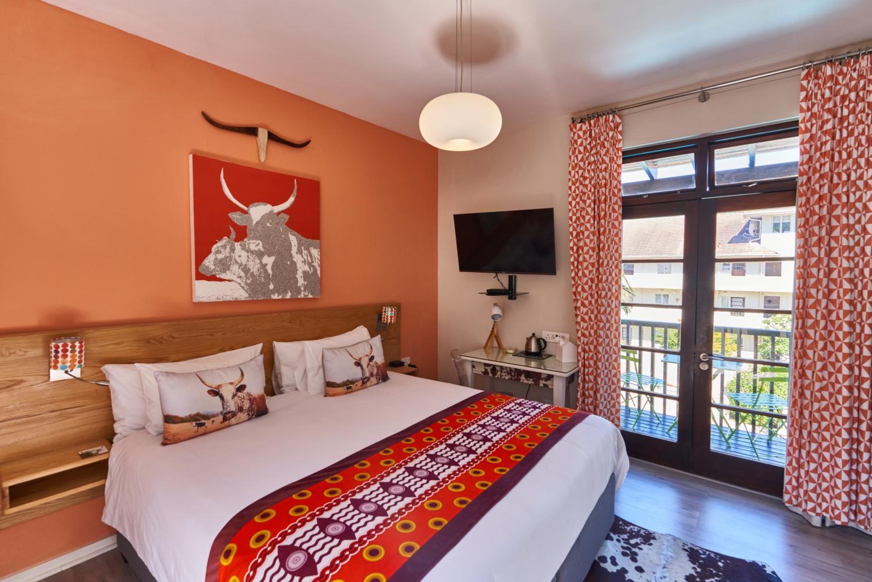 Double Room with Pool View - Photo 3