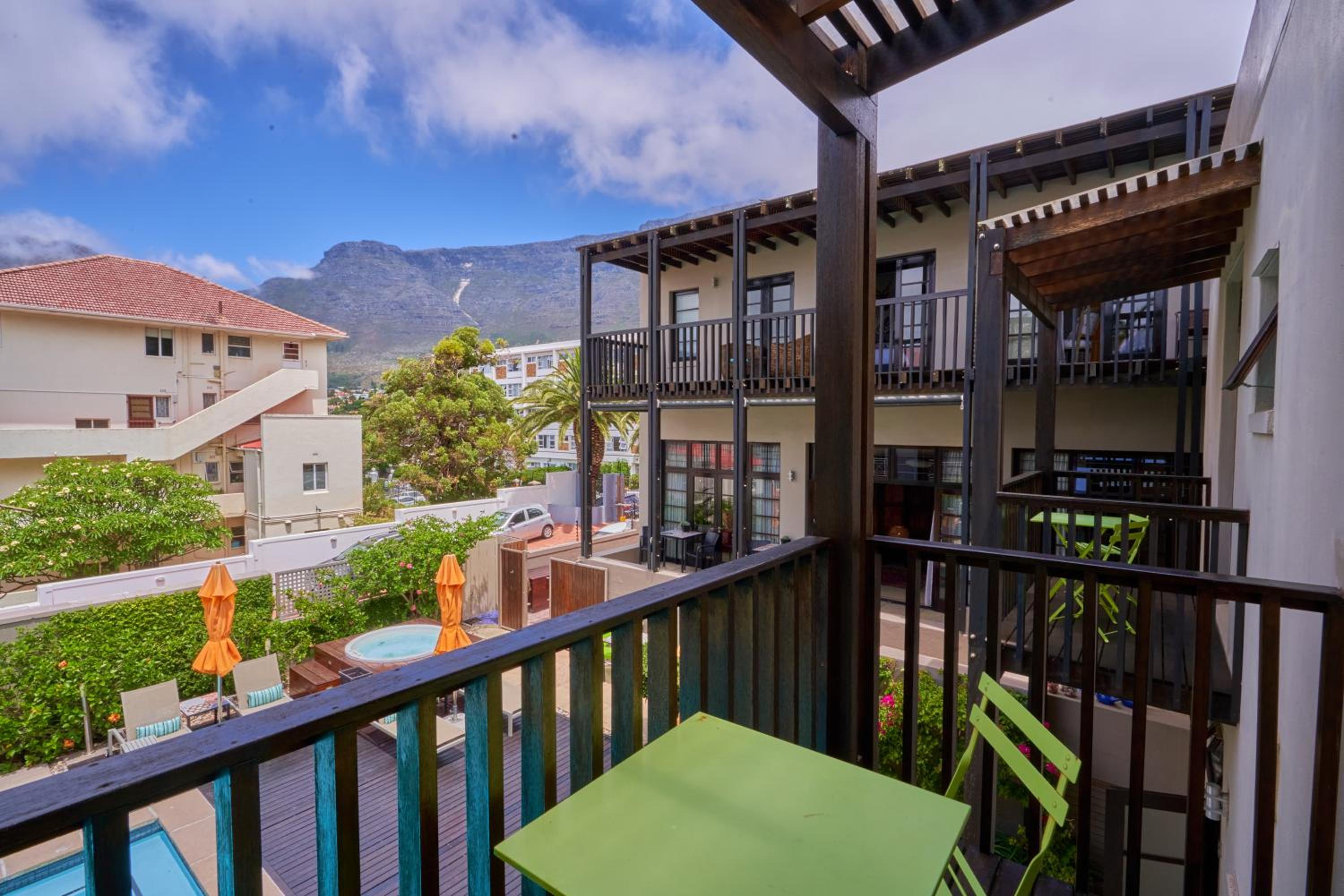 Double Room with Pool View - Photo 2