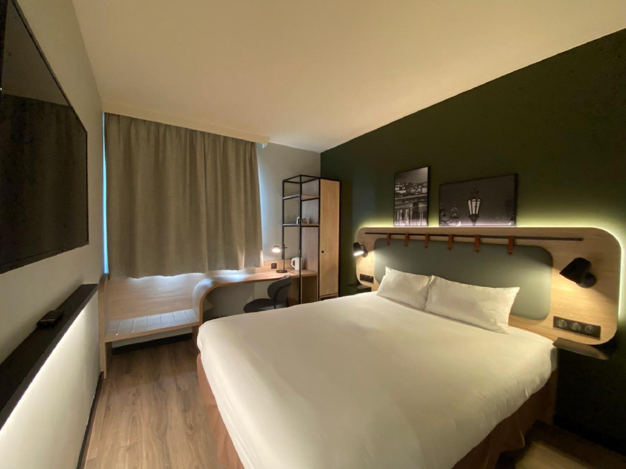 Standard Double Room - Photo 7