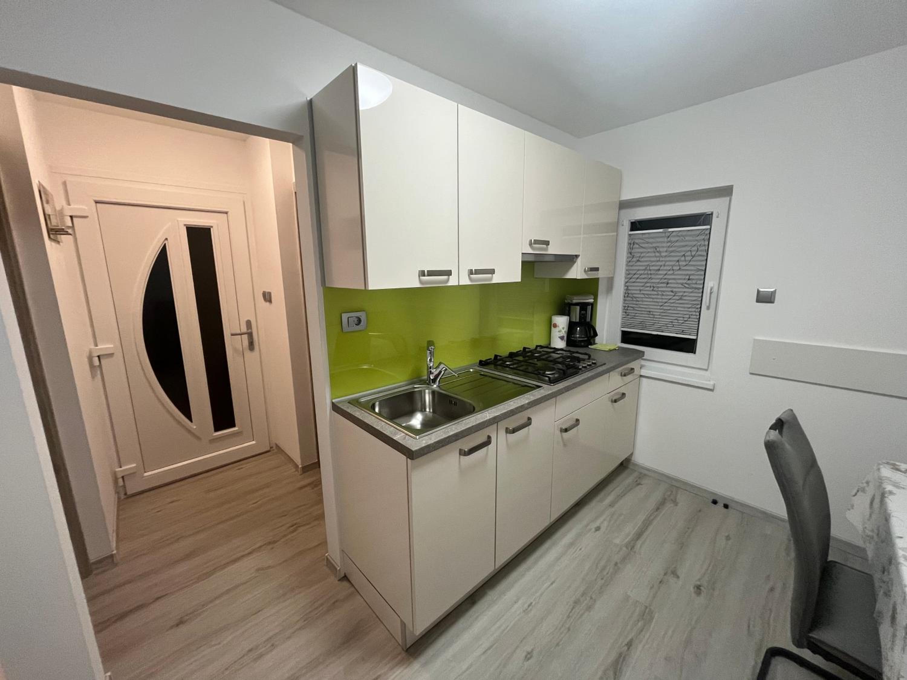 Apartment with Terrace - Photo 10