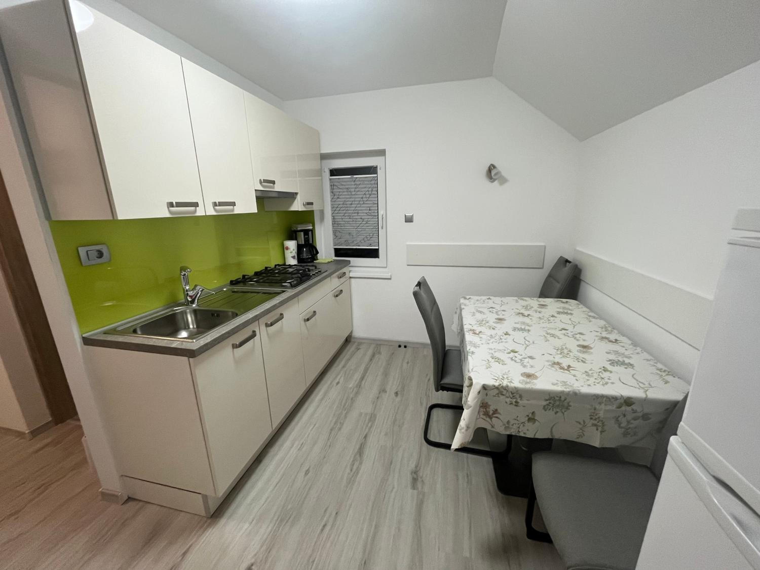 Apartment with Terrace - Photo 9