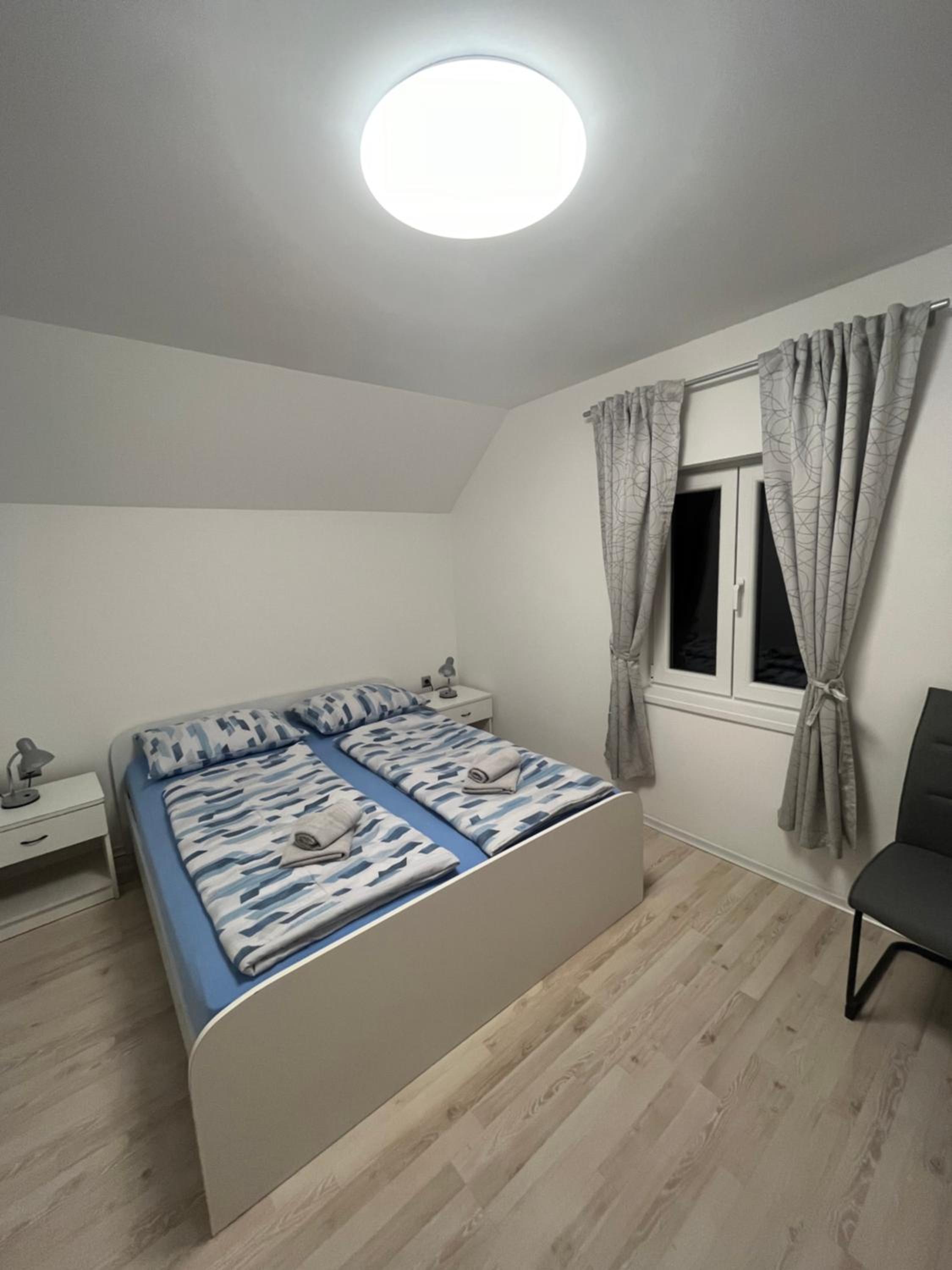 Apartment with Terrace - Photo 11