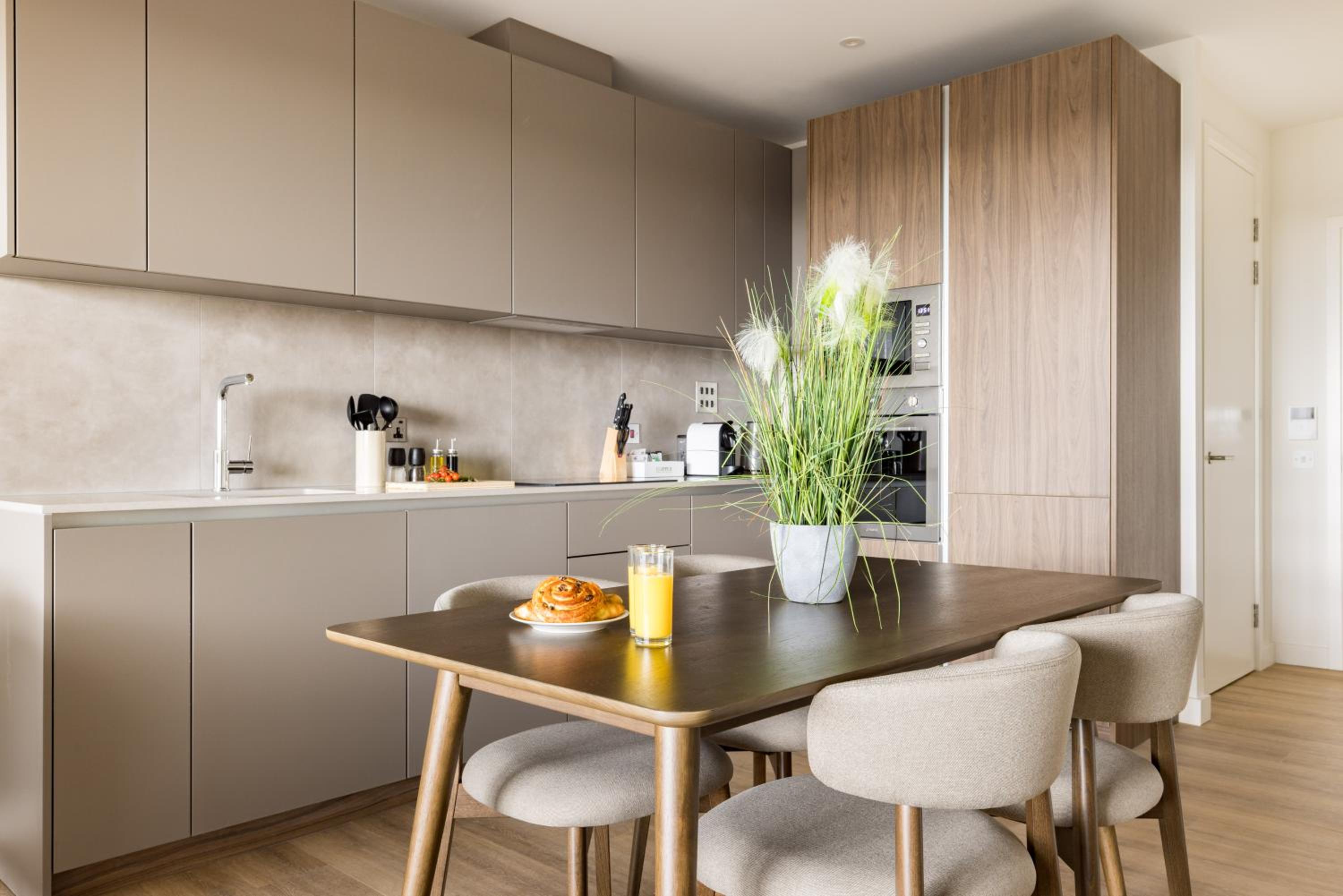 One Bedroom Apartment - Photo 8