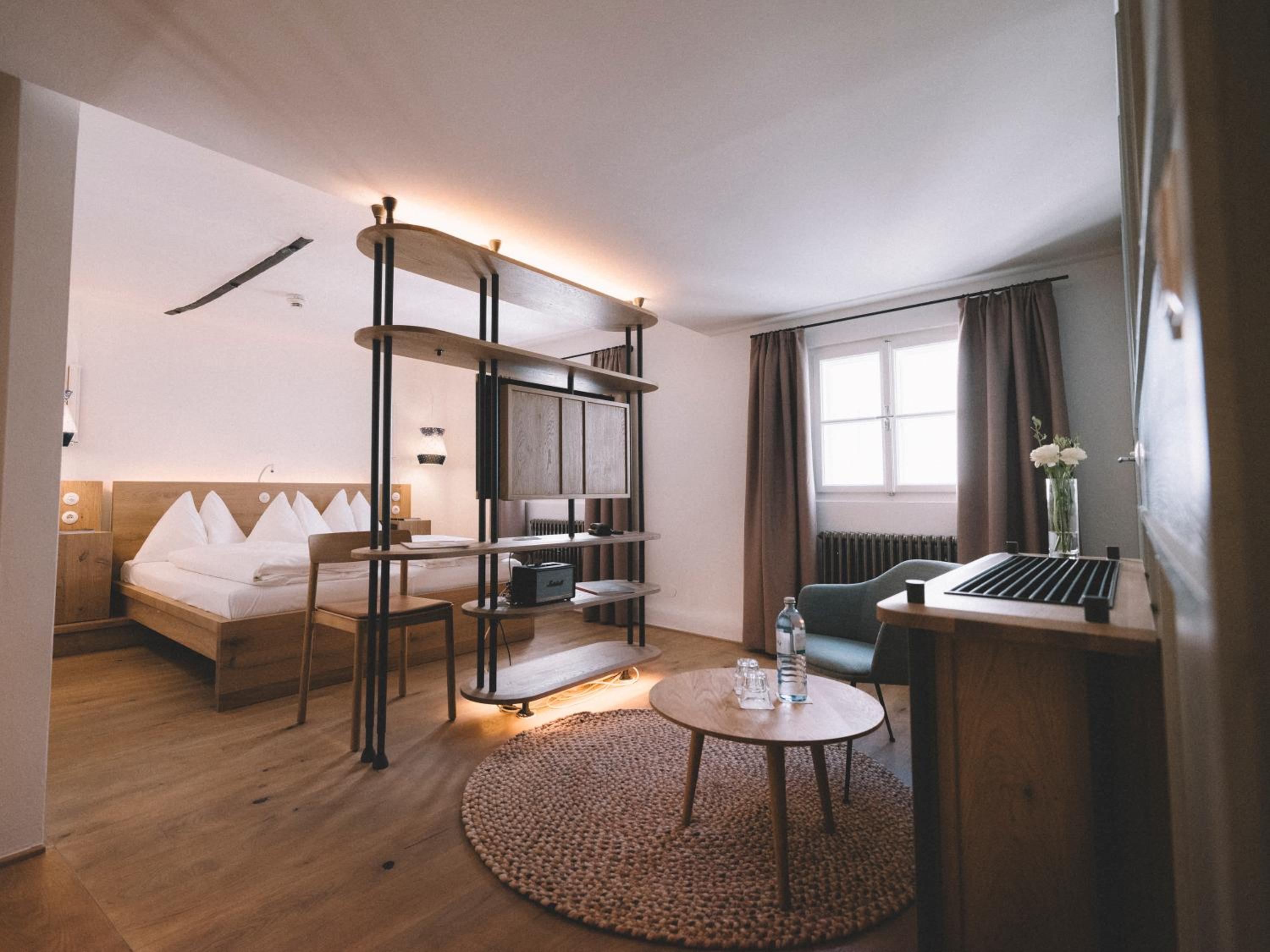 Large Double Room - Photo 4