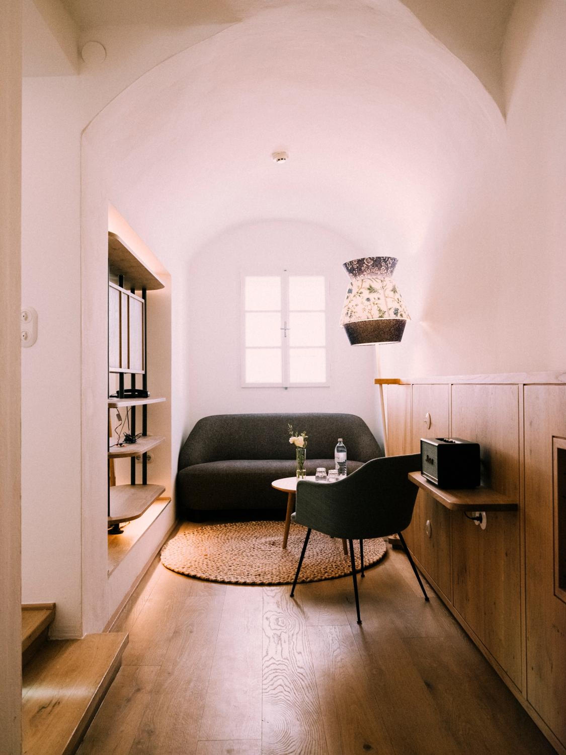 Large Double Room - Photo 12