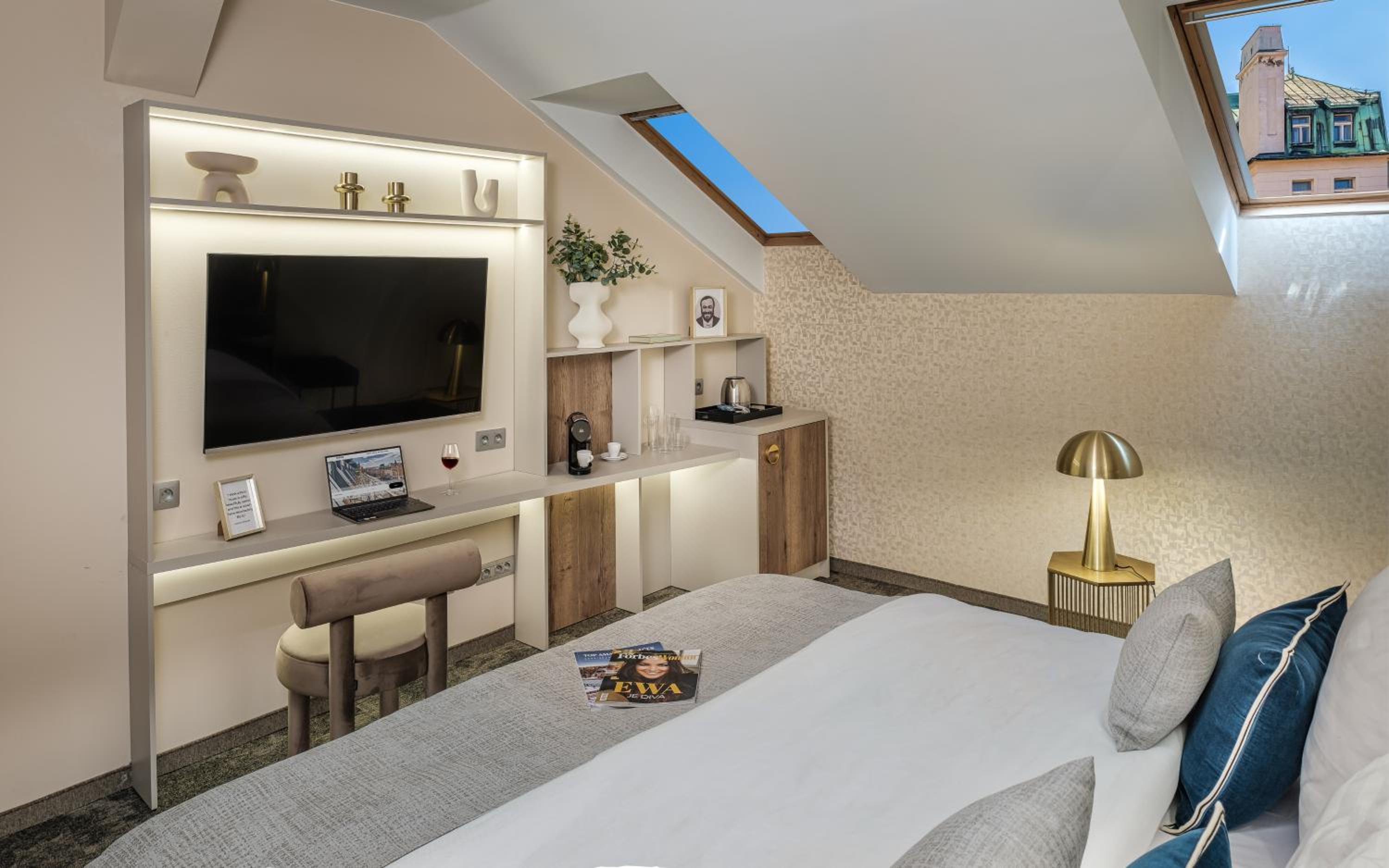 Deluxe Attic Room photo 1