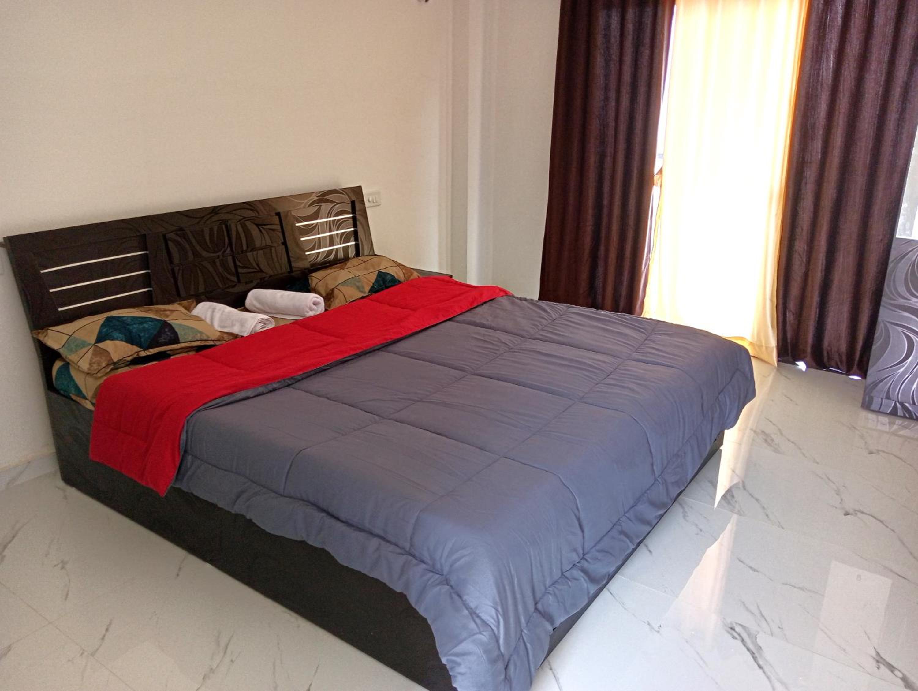 King Suite with Balcony photo 2