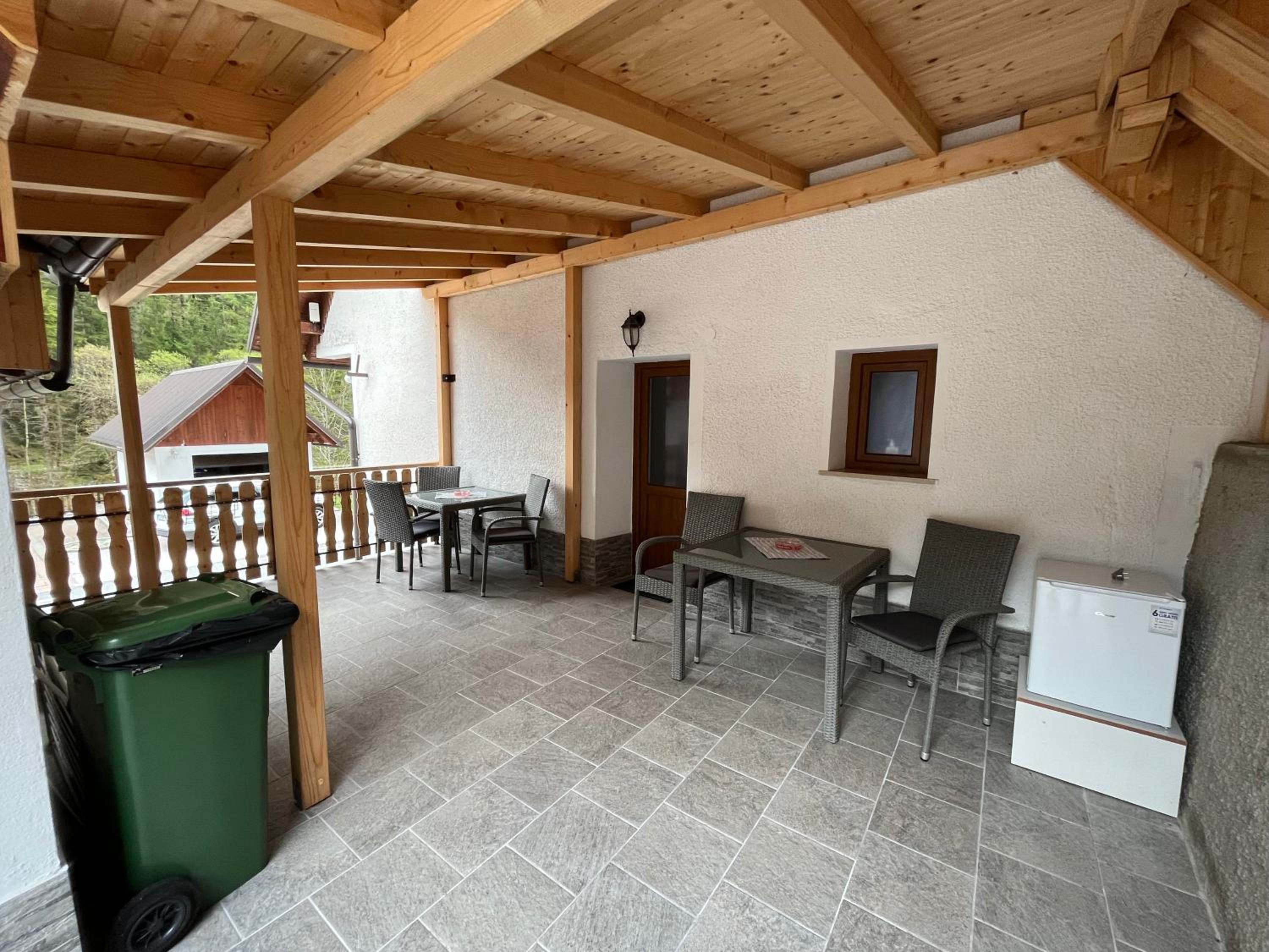 Apartment with Terrace - Photo 2