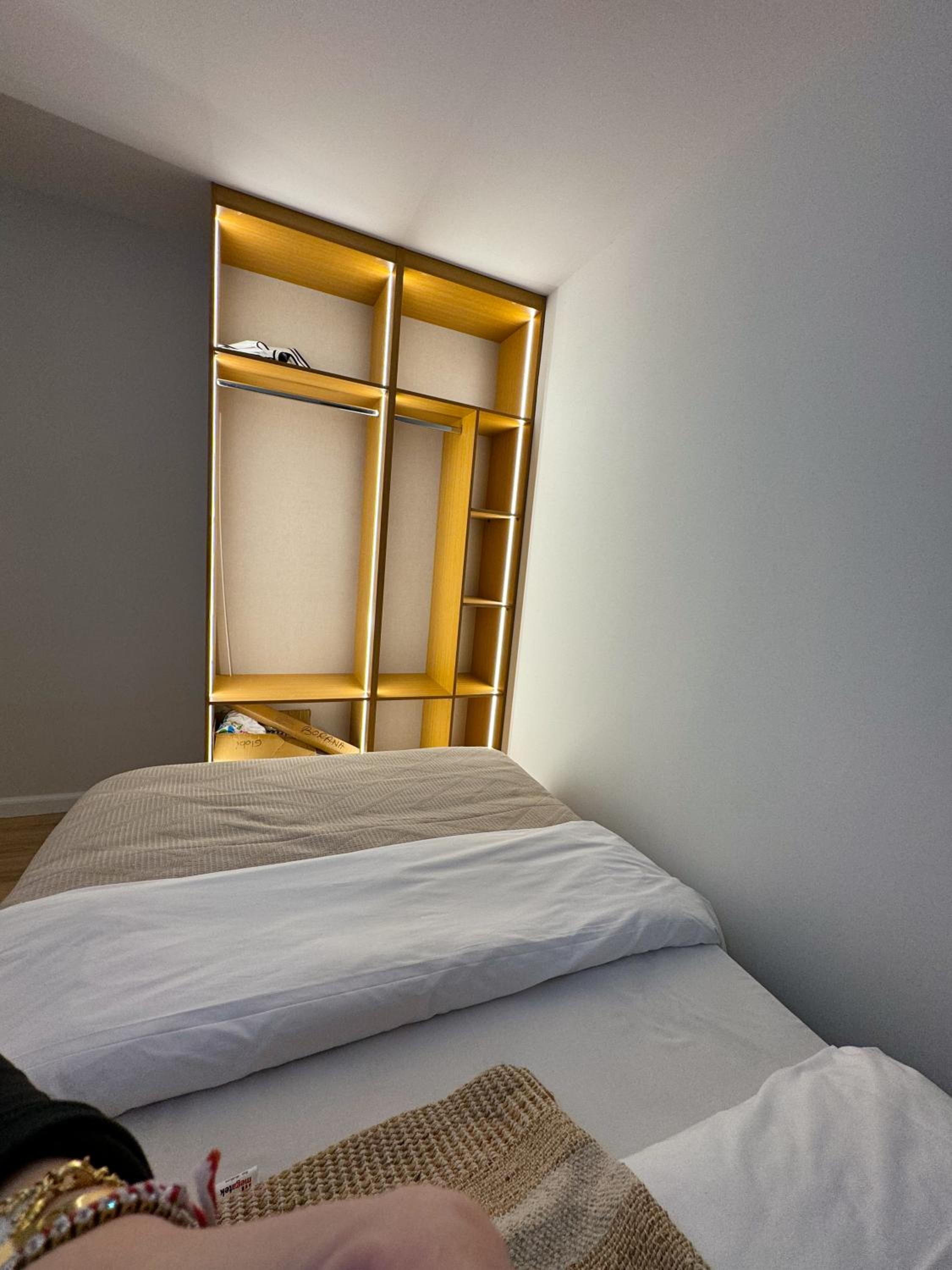 One-Bedroom Apartment photo 2