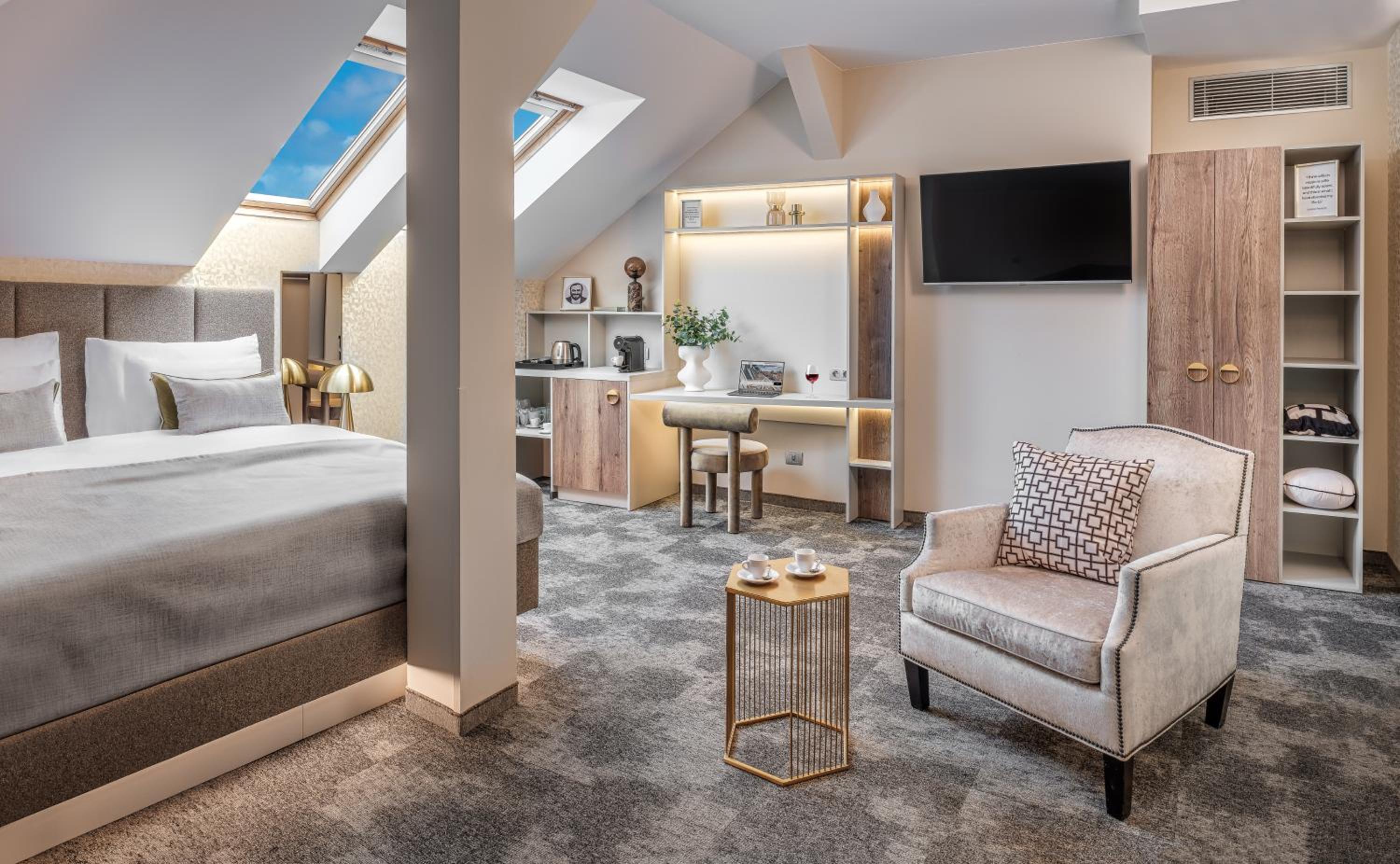 Attic Suite photo 1