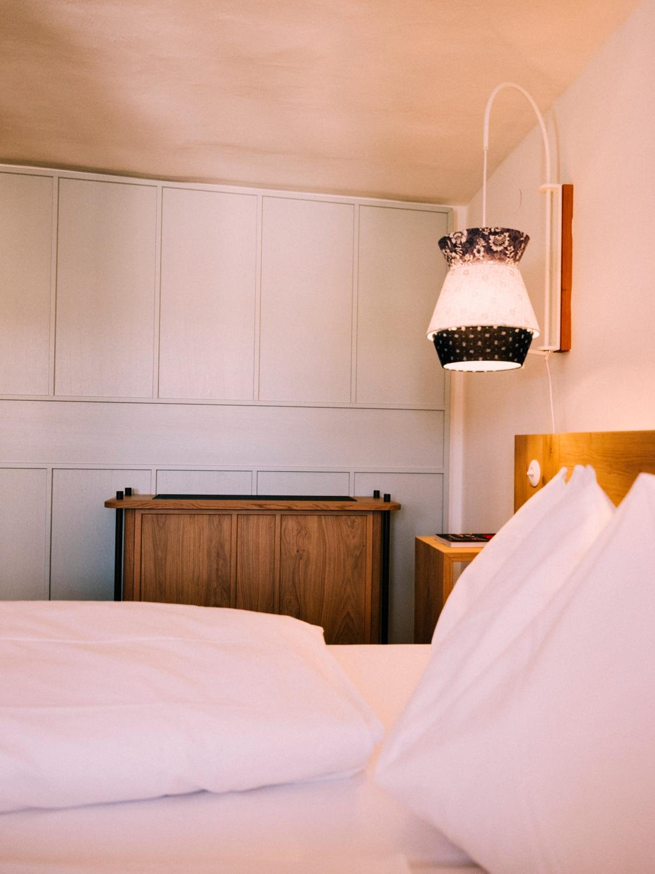 Small Double Room - Photo 13