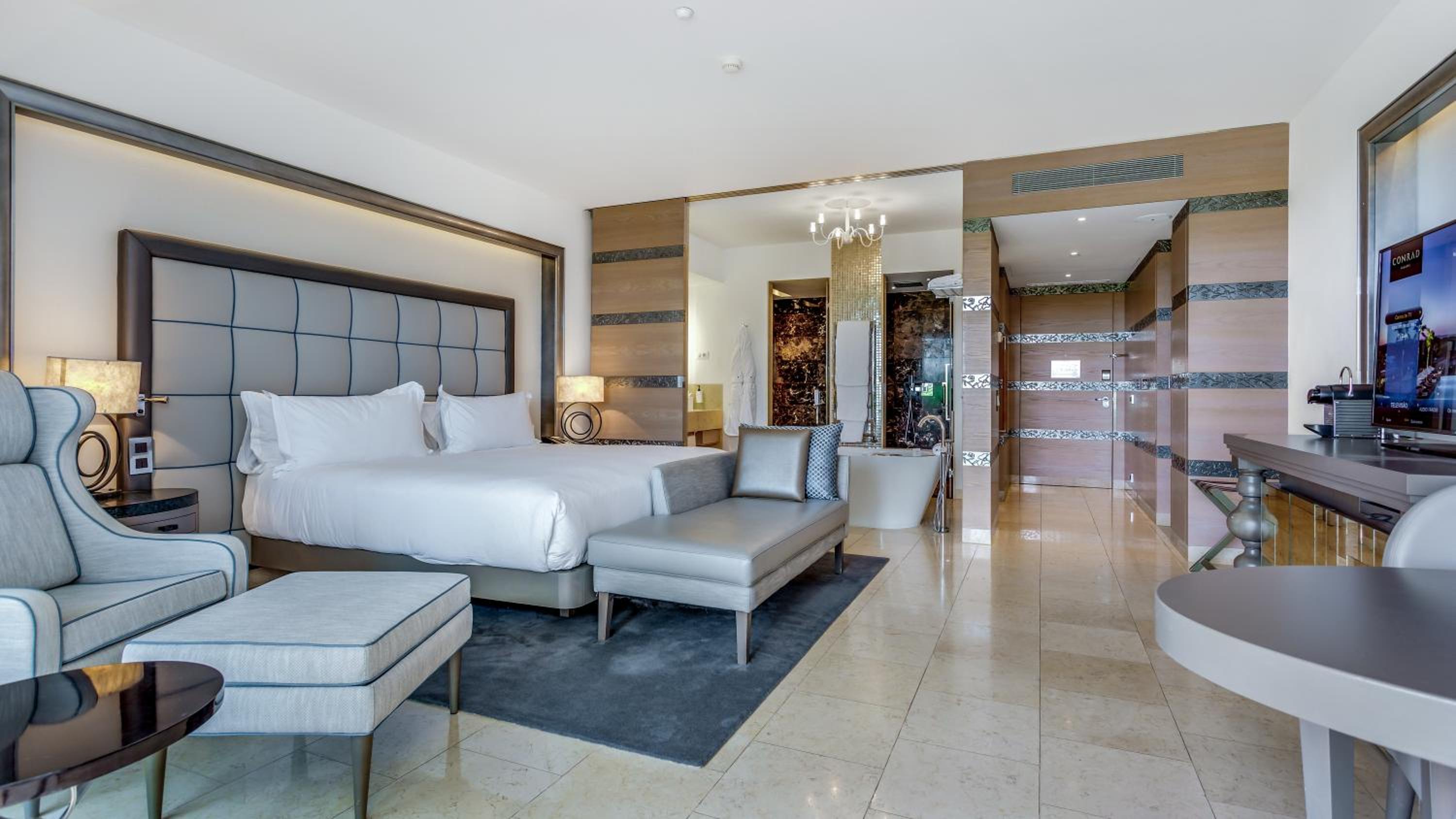Grand Deluxe Plus King Room - Photo 5