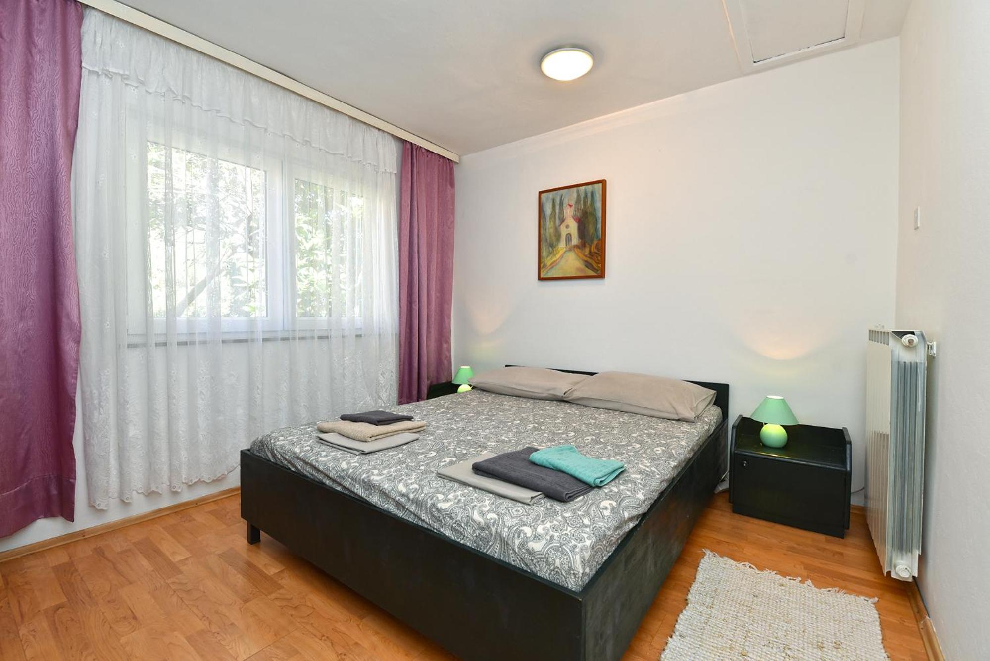 Apartment photo 2