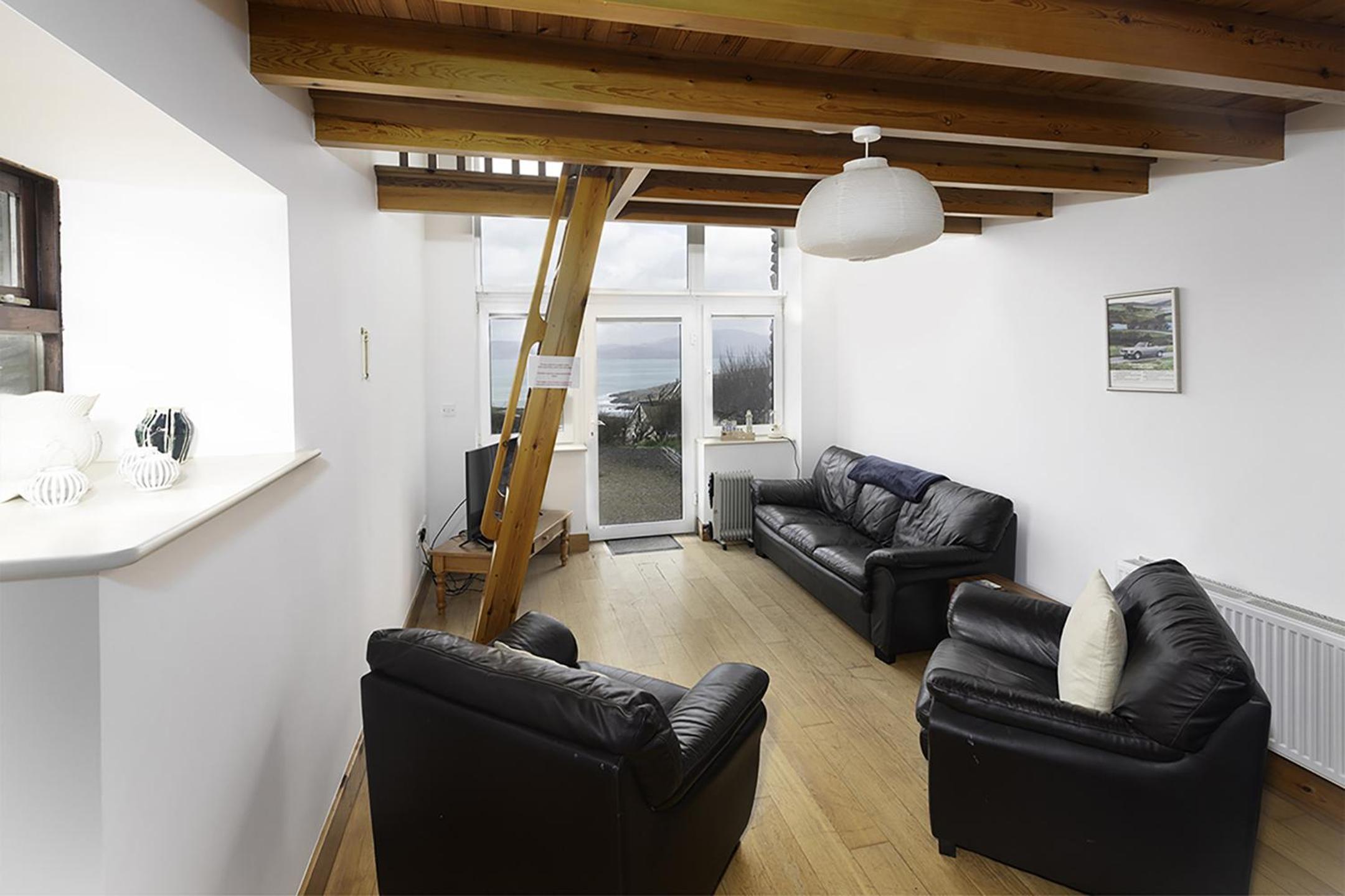 Three-Bedroom House photo 2