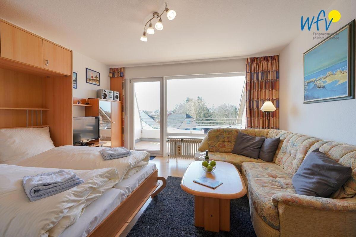 Apartment with Balcony photo 1