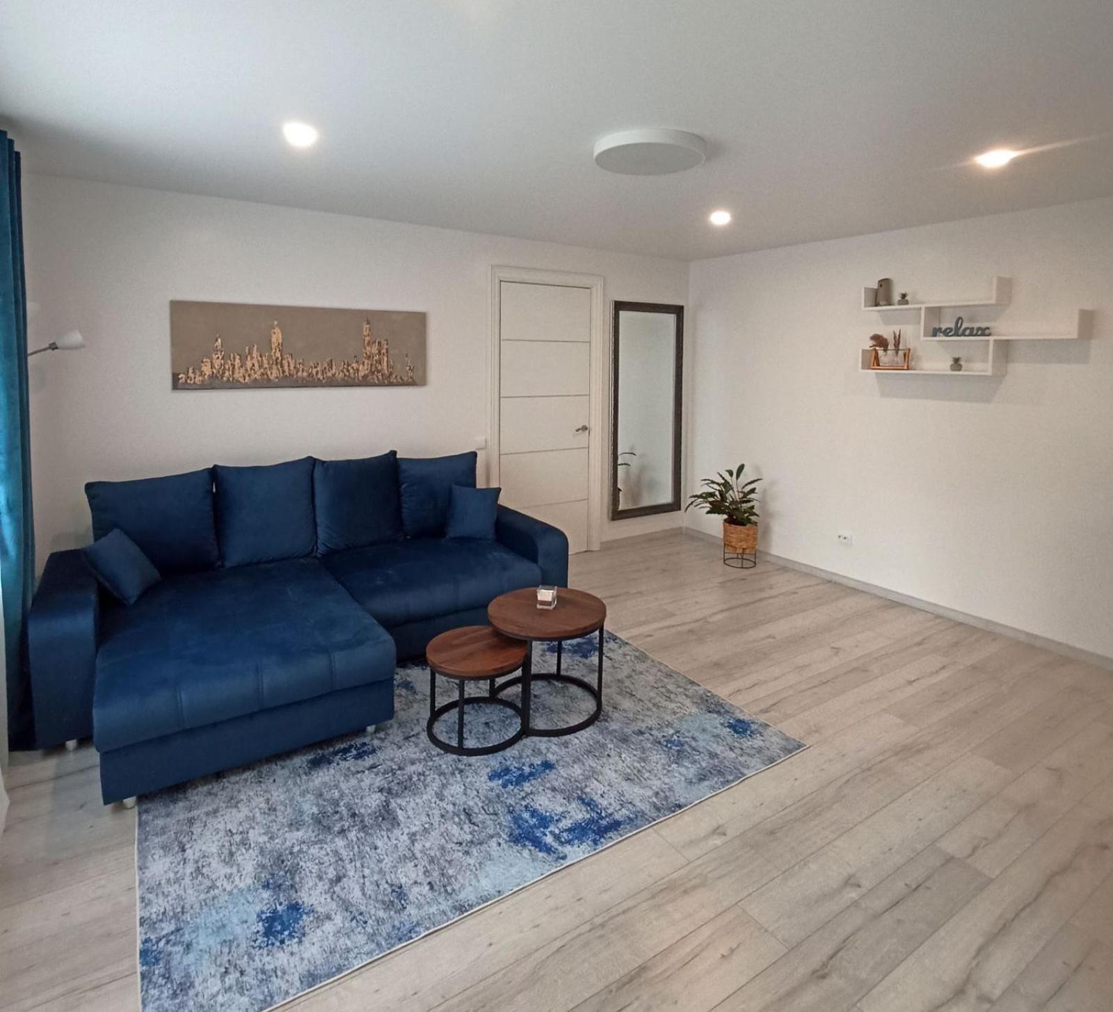 One-Bedroom Apartment photo 1