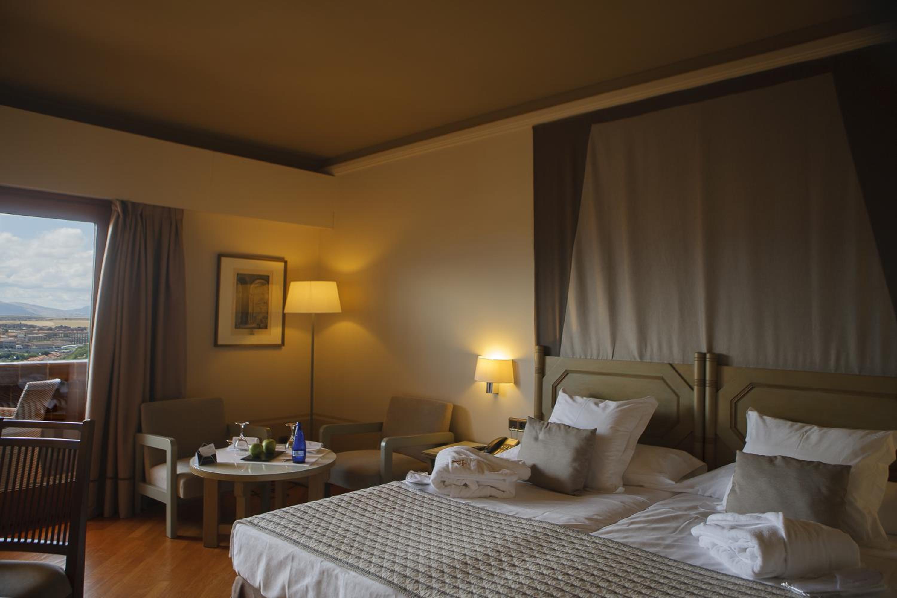 Standard Double Room (3 Adults) - Photo 1