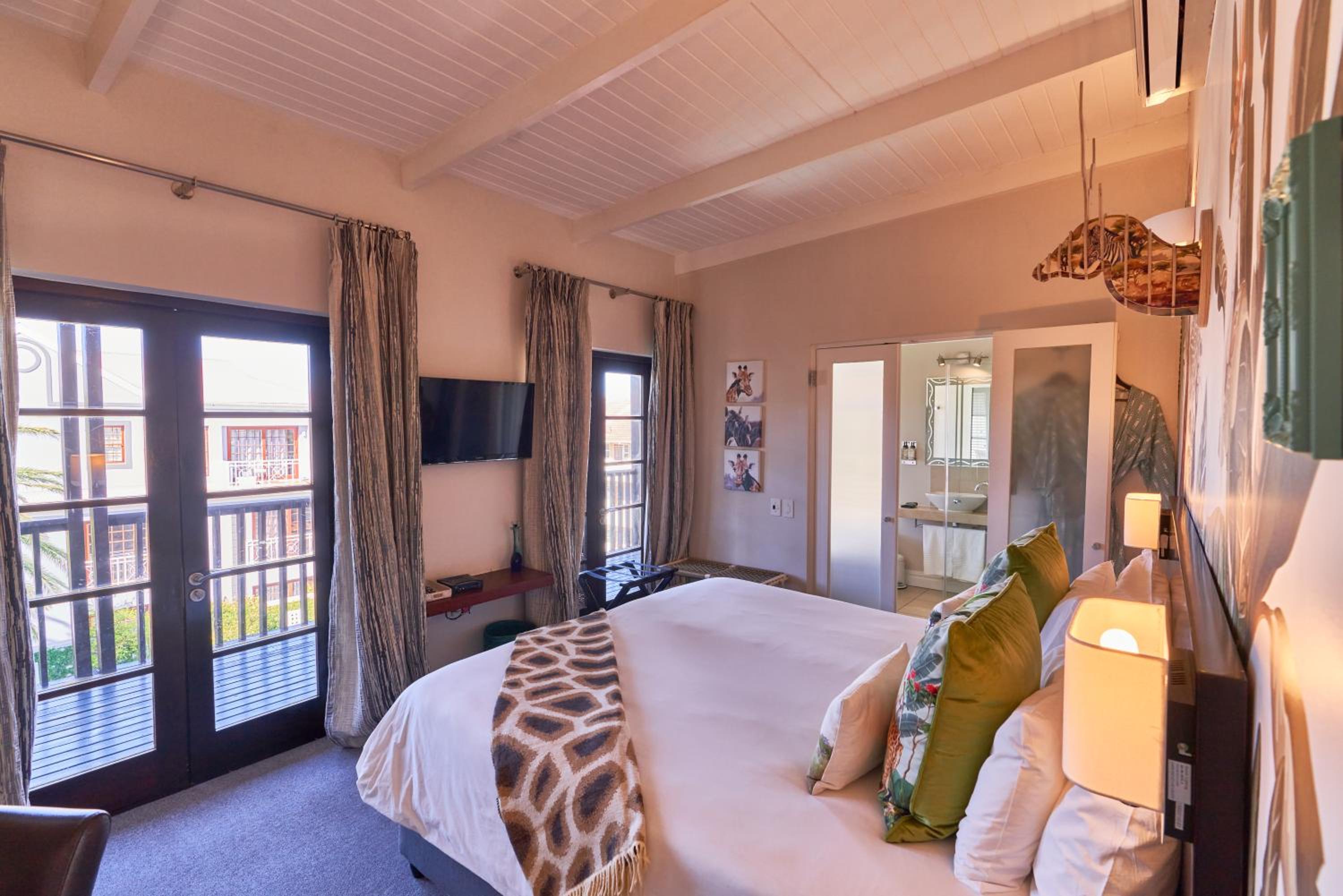 Double Room - Photo 7