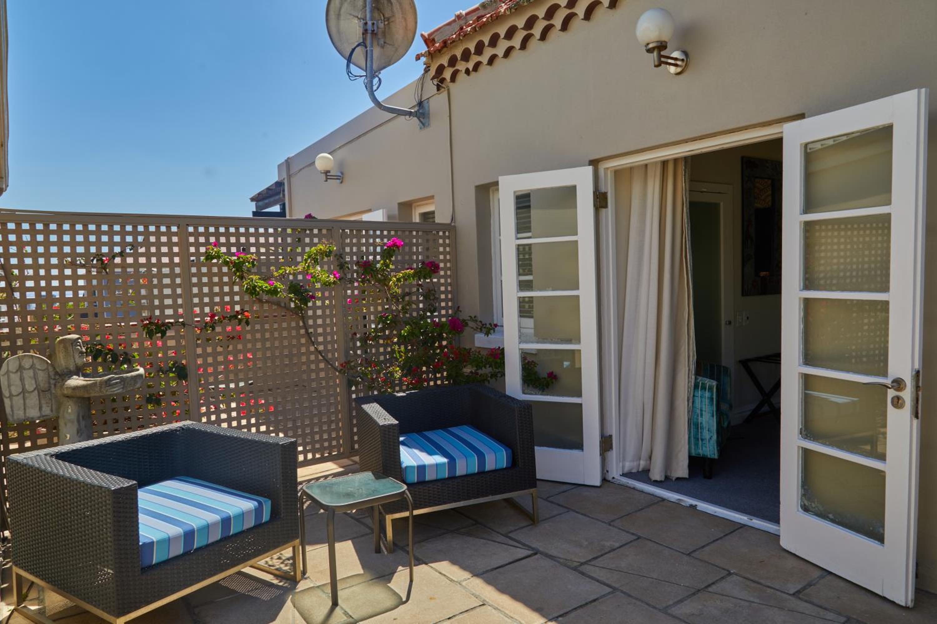 Double Room - Photo 2