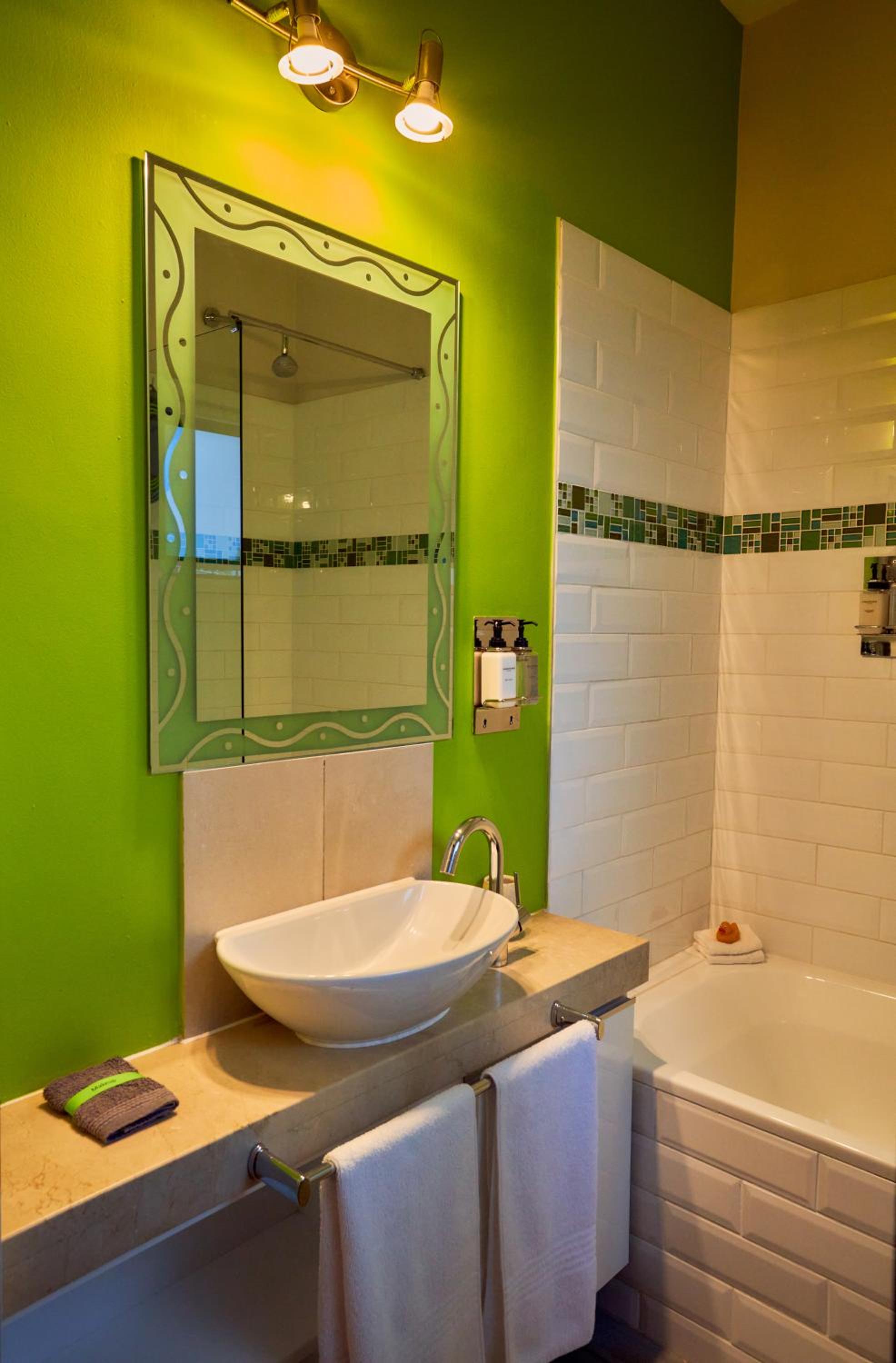 Double Room - Photo 13