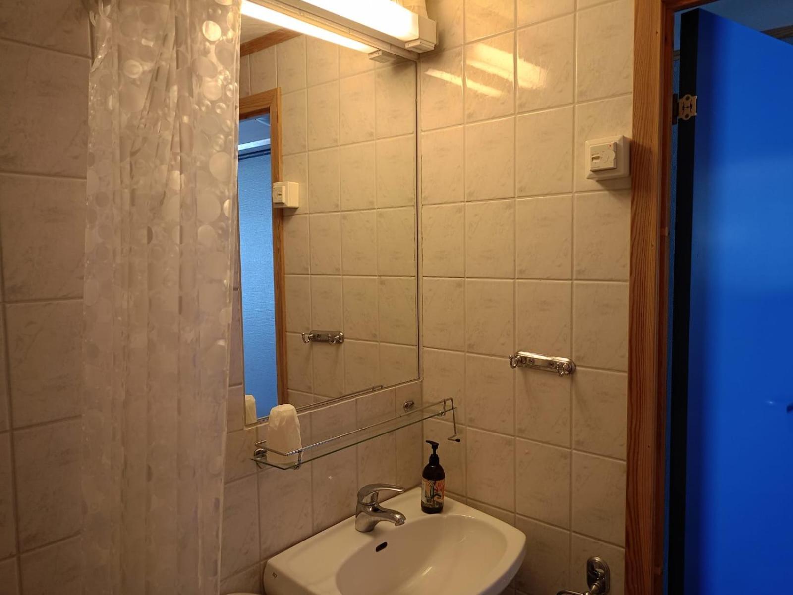 Budget Double Room photo 3