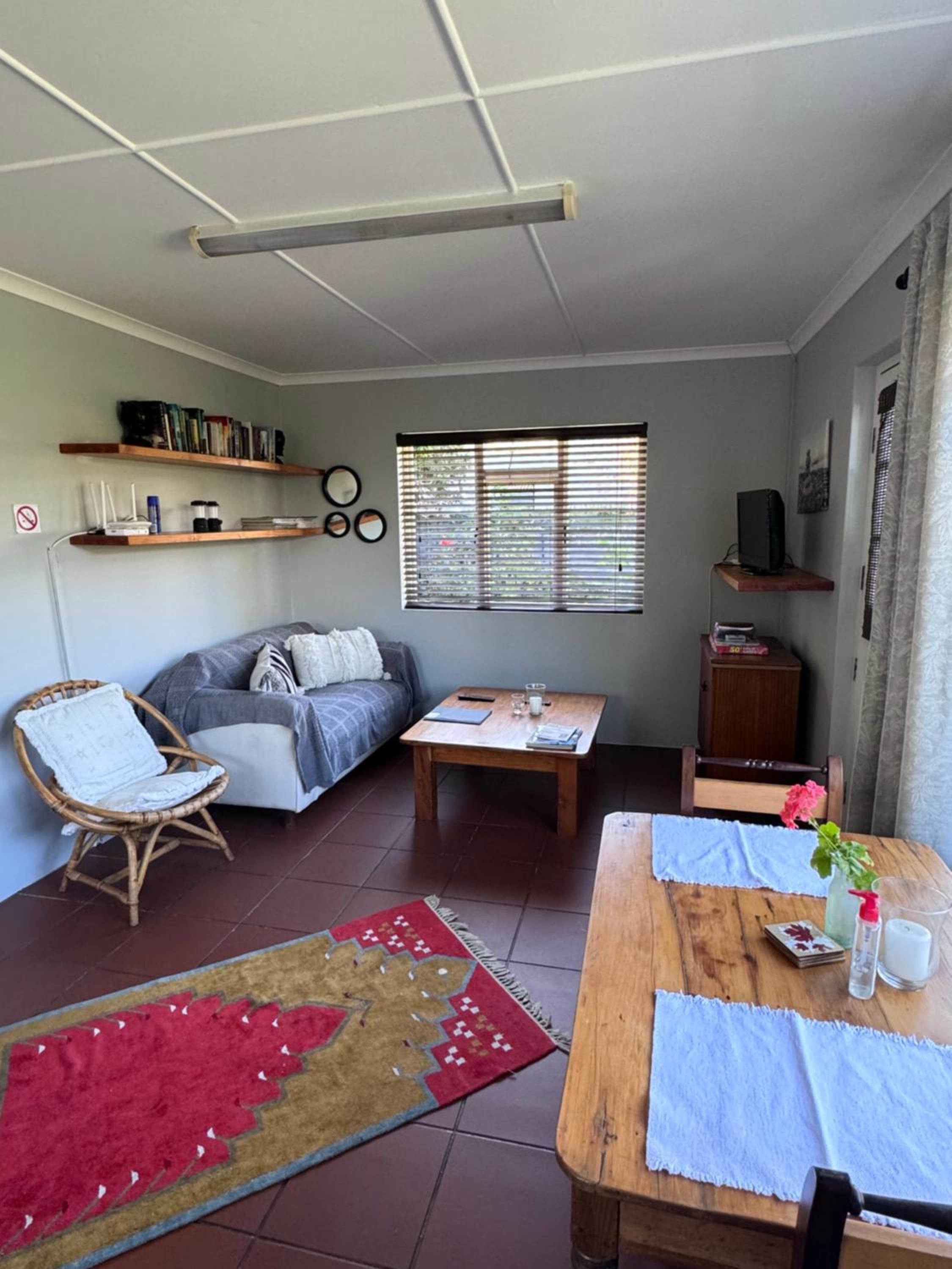 One-Bedroom Apartment photo 2