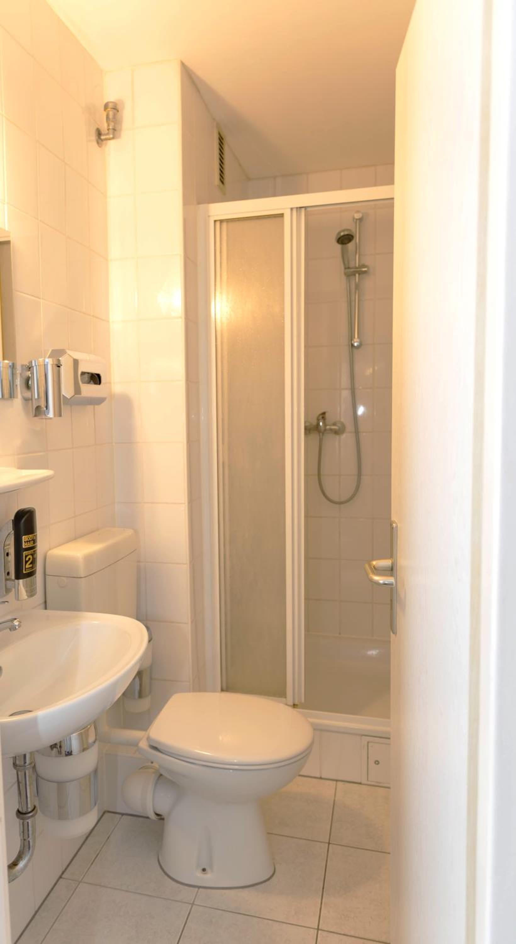 Double Room - Photo 7