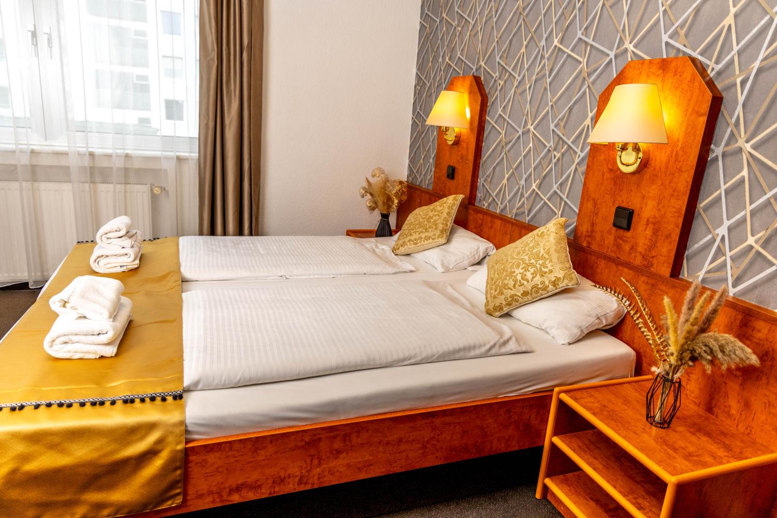 Double Room - Photo 11