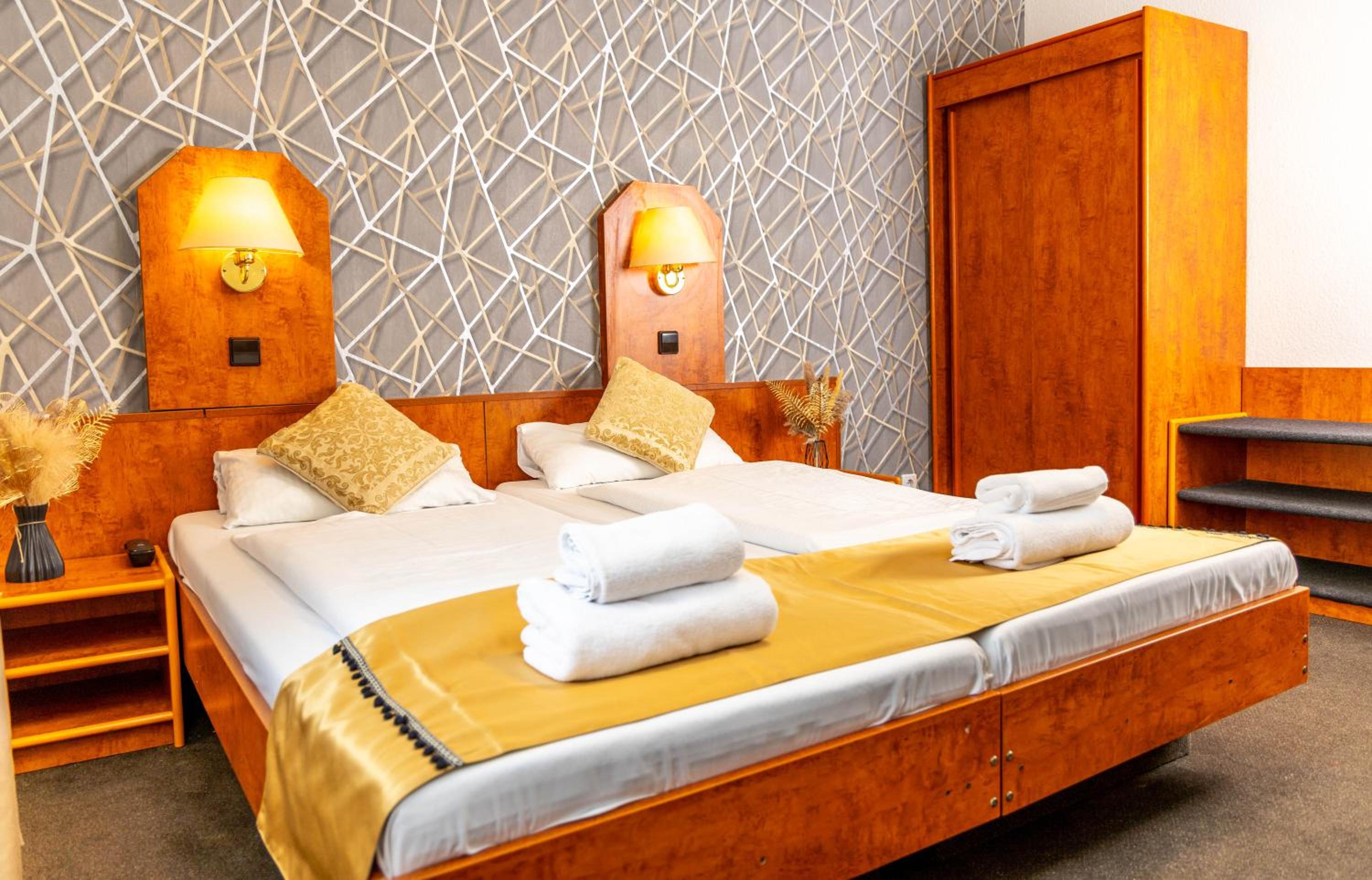 Double Room - Photo 3