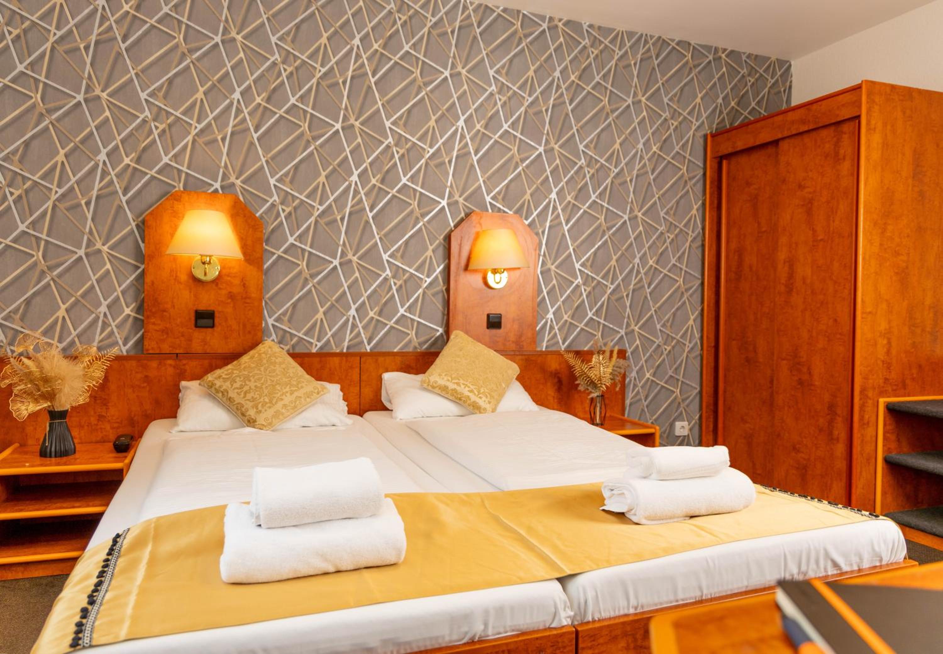 Double Room - Photo 2