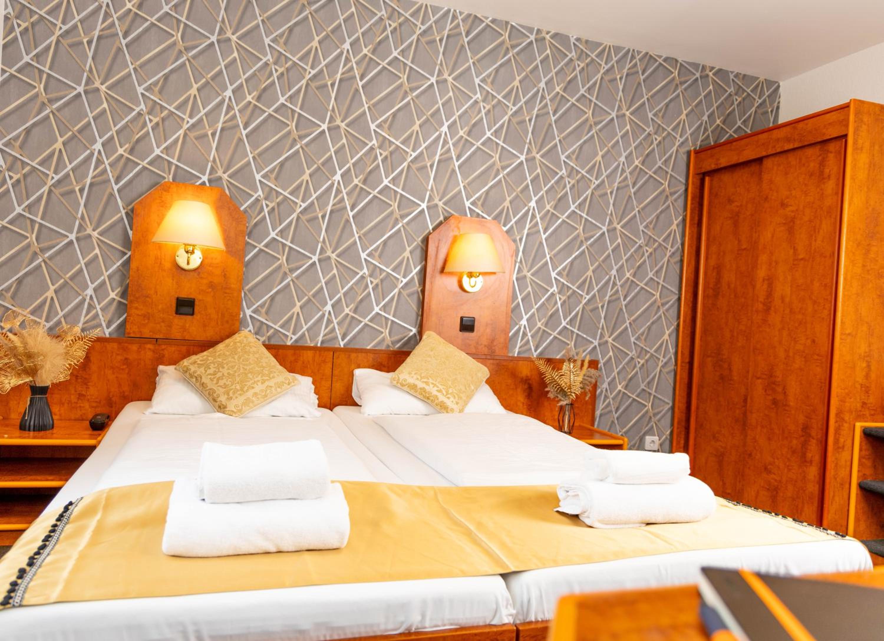 Double Room - Photo 4