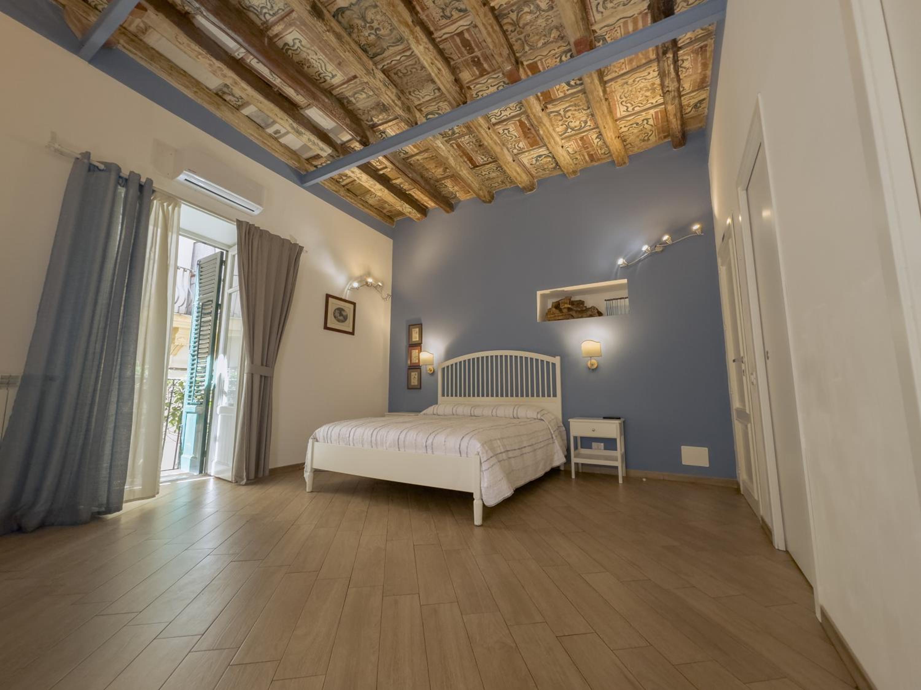 Deluxe Room (2 Adults + 1 Child)