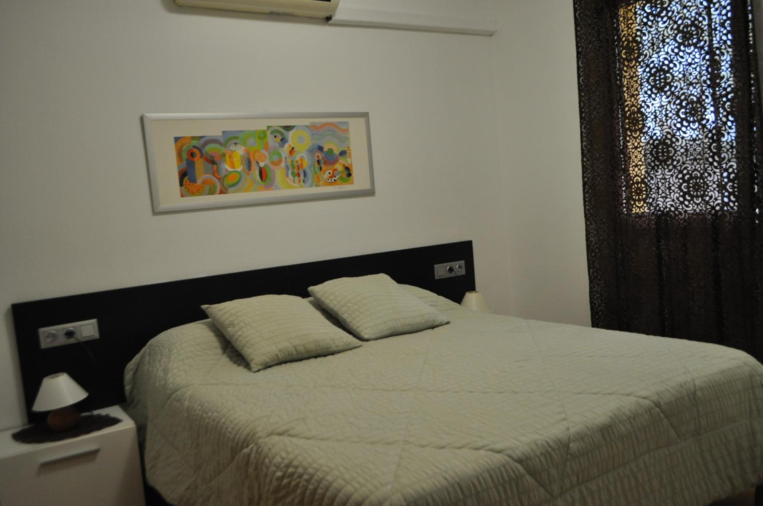 Three-Bedroom House photo 2