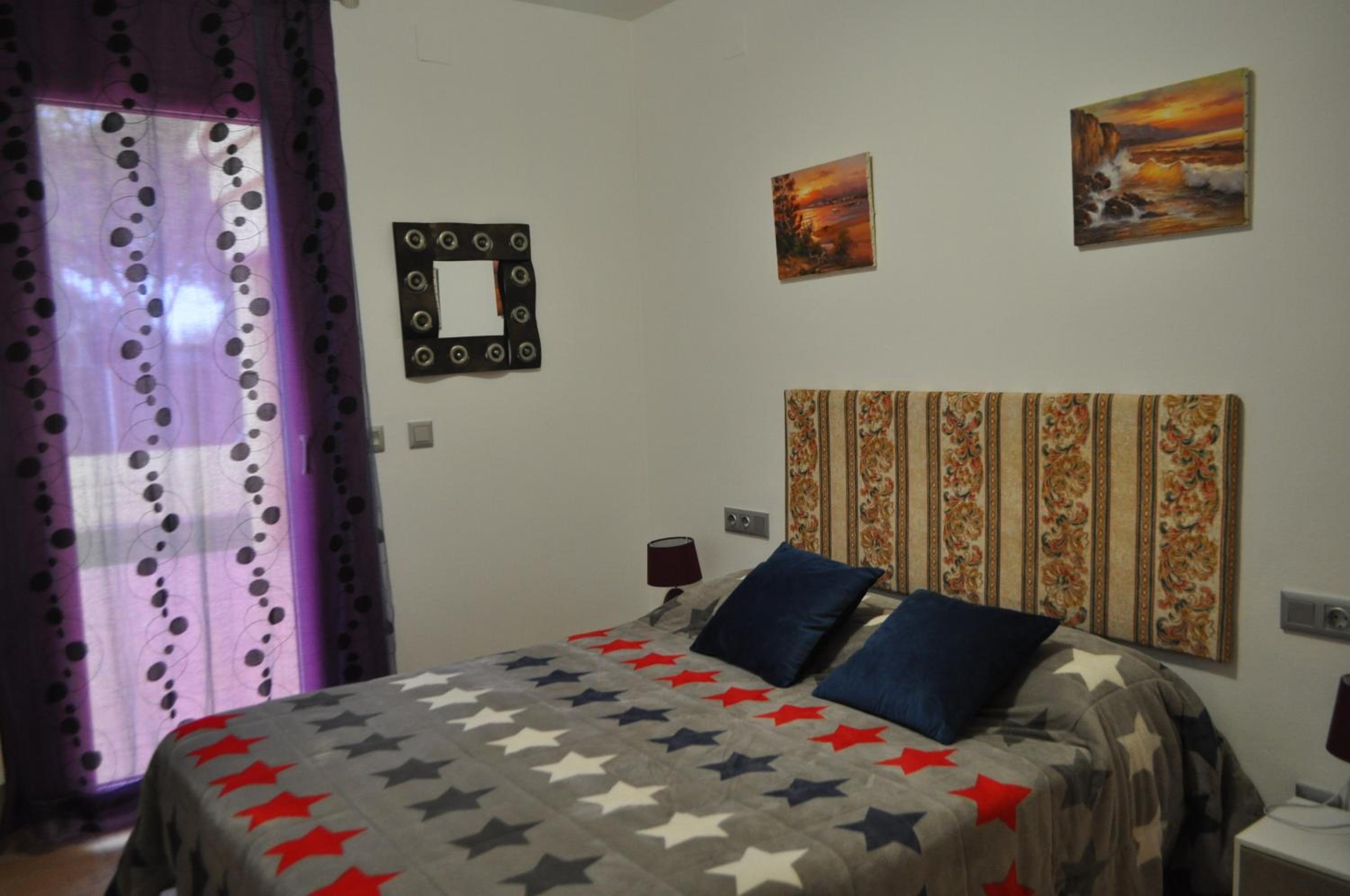 Three-Bedroom House photo 3