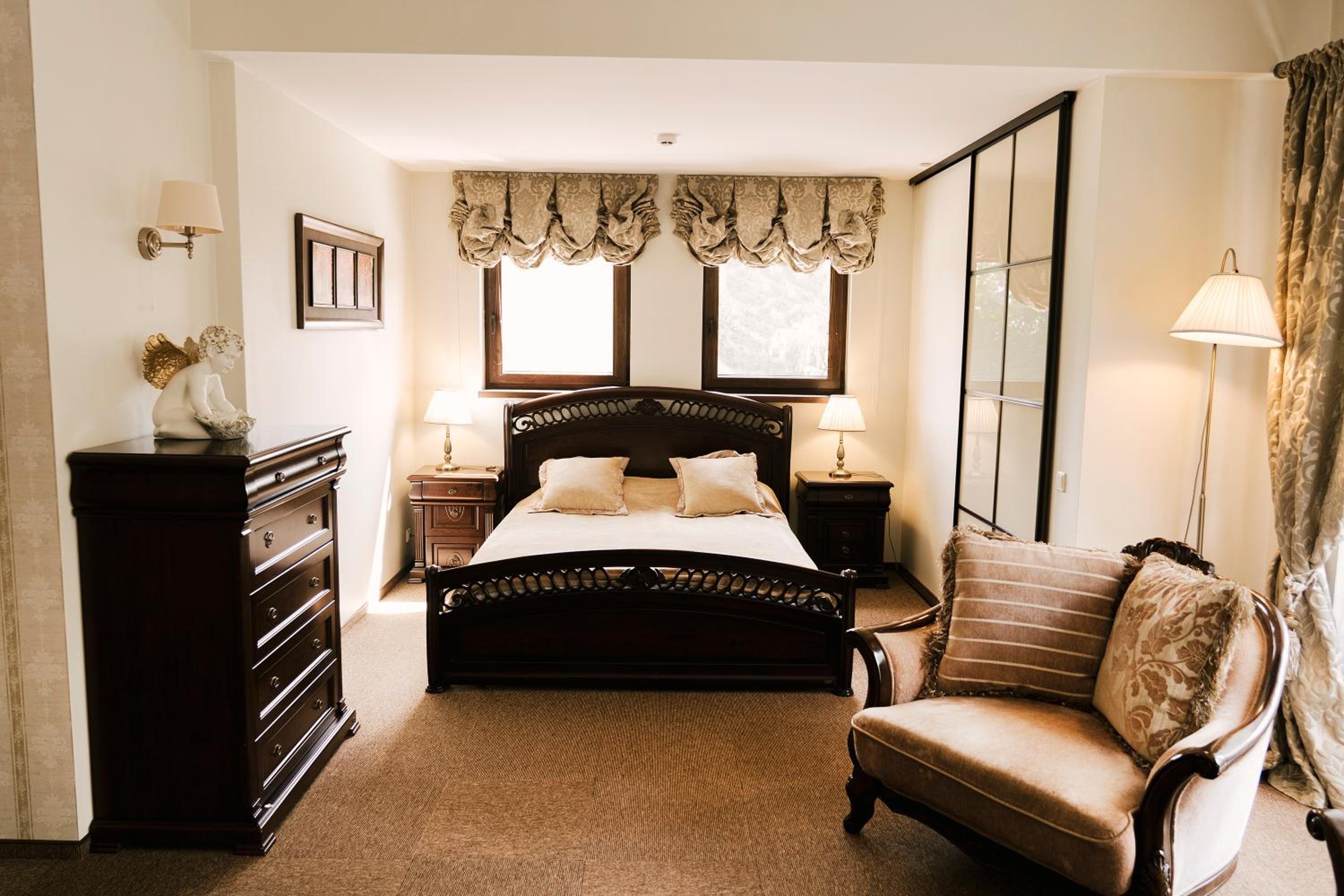 Junior Suite with Balcony - Photo 6