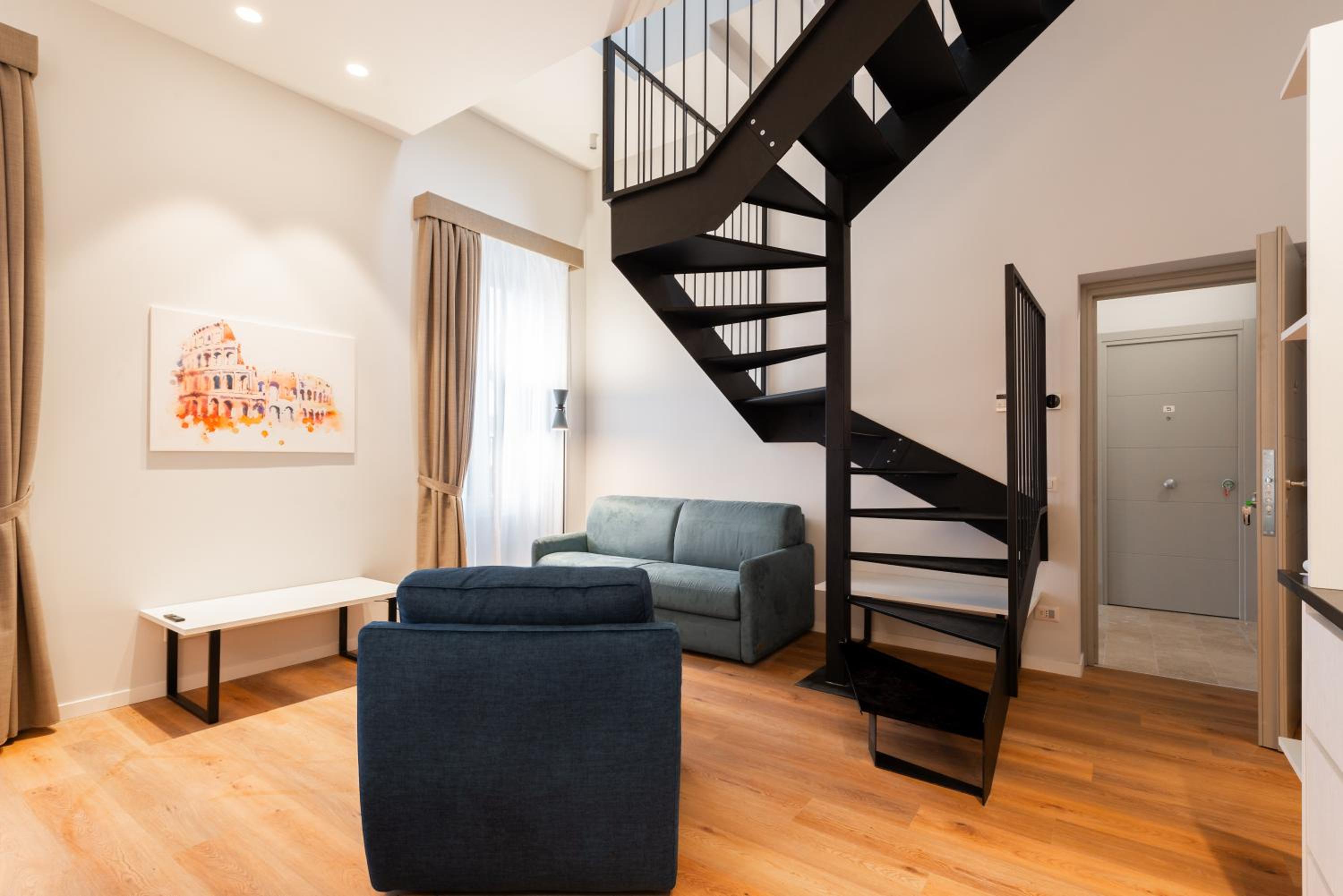 Apartment - Split Level photo 2
