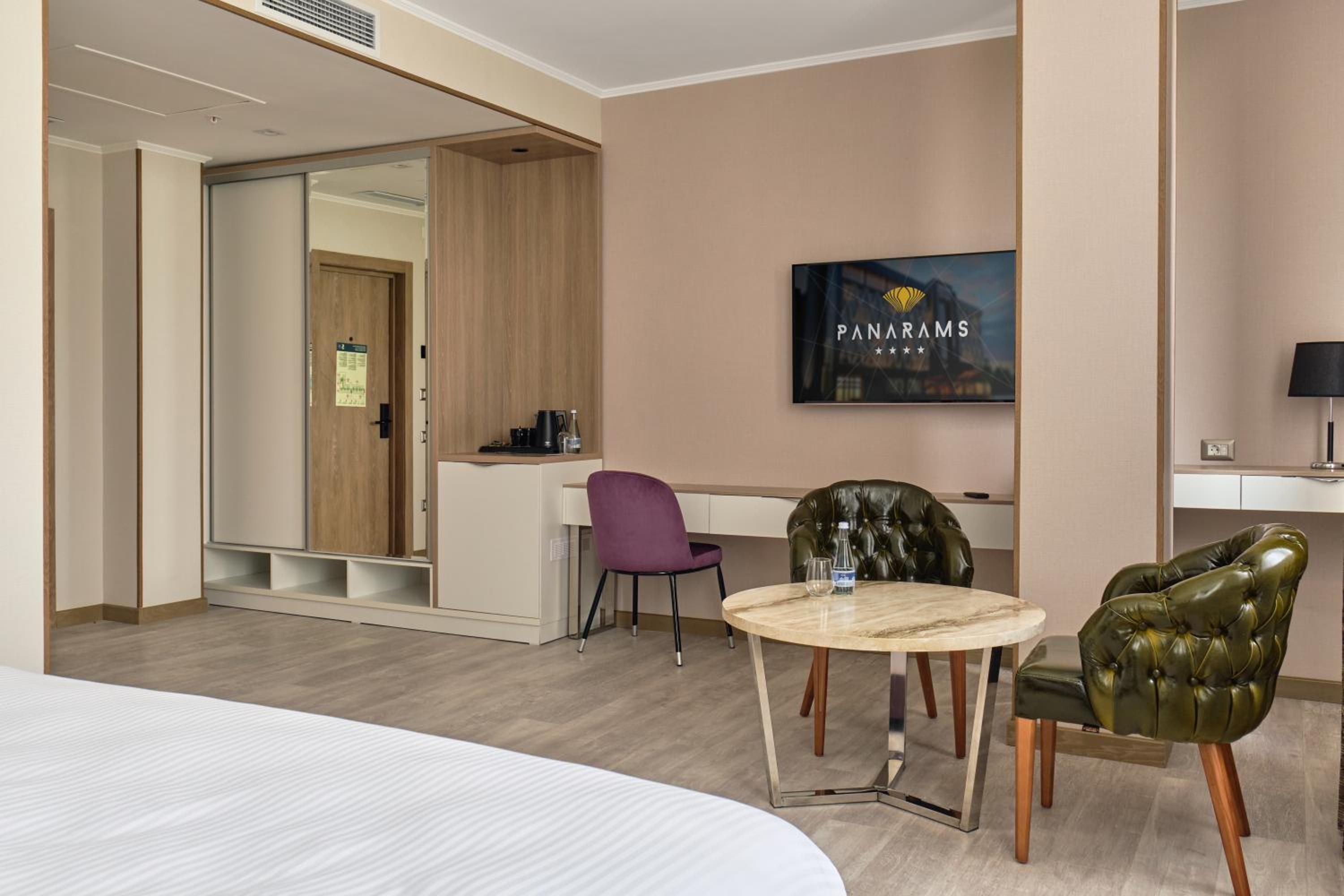Premium Room - Photo 6