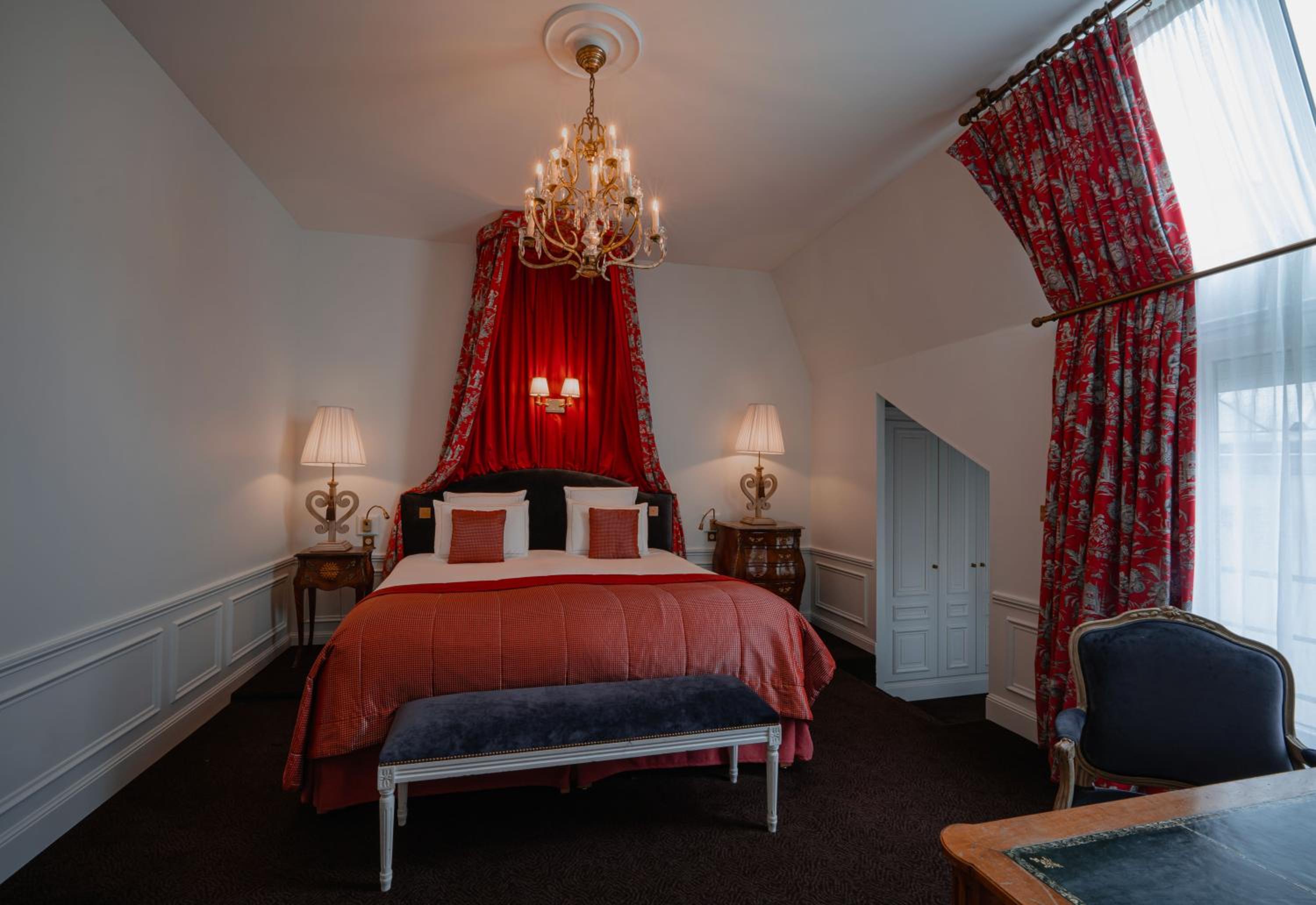 Deluxe Suite
