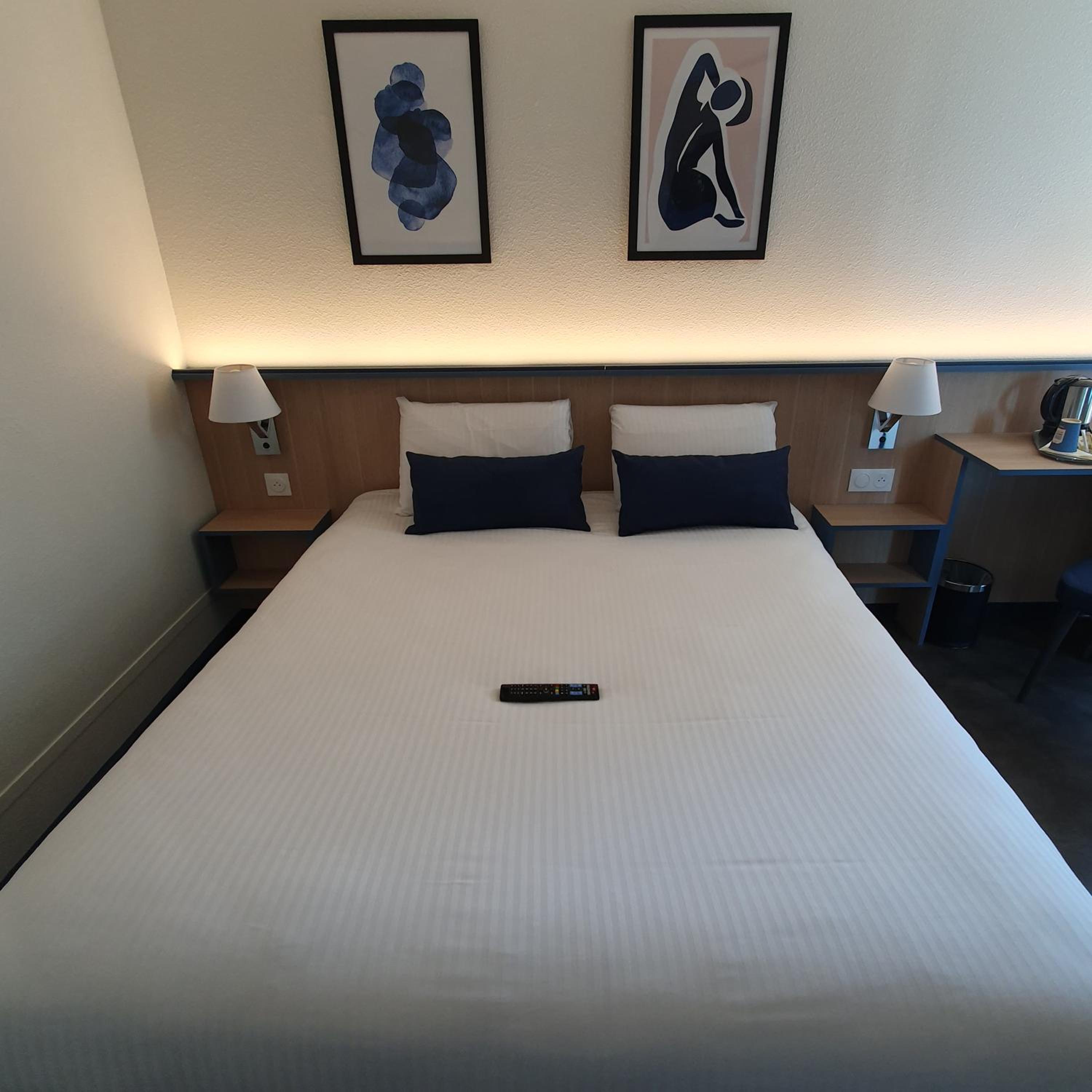 Double Room - Photo 11