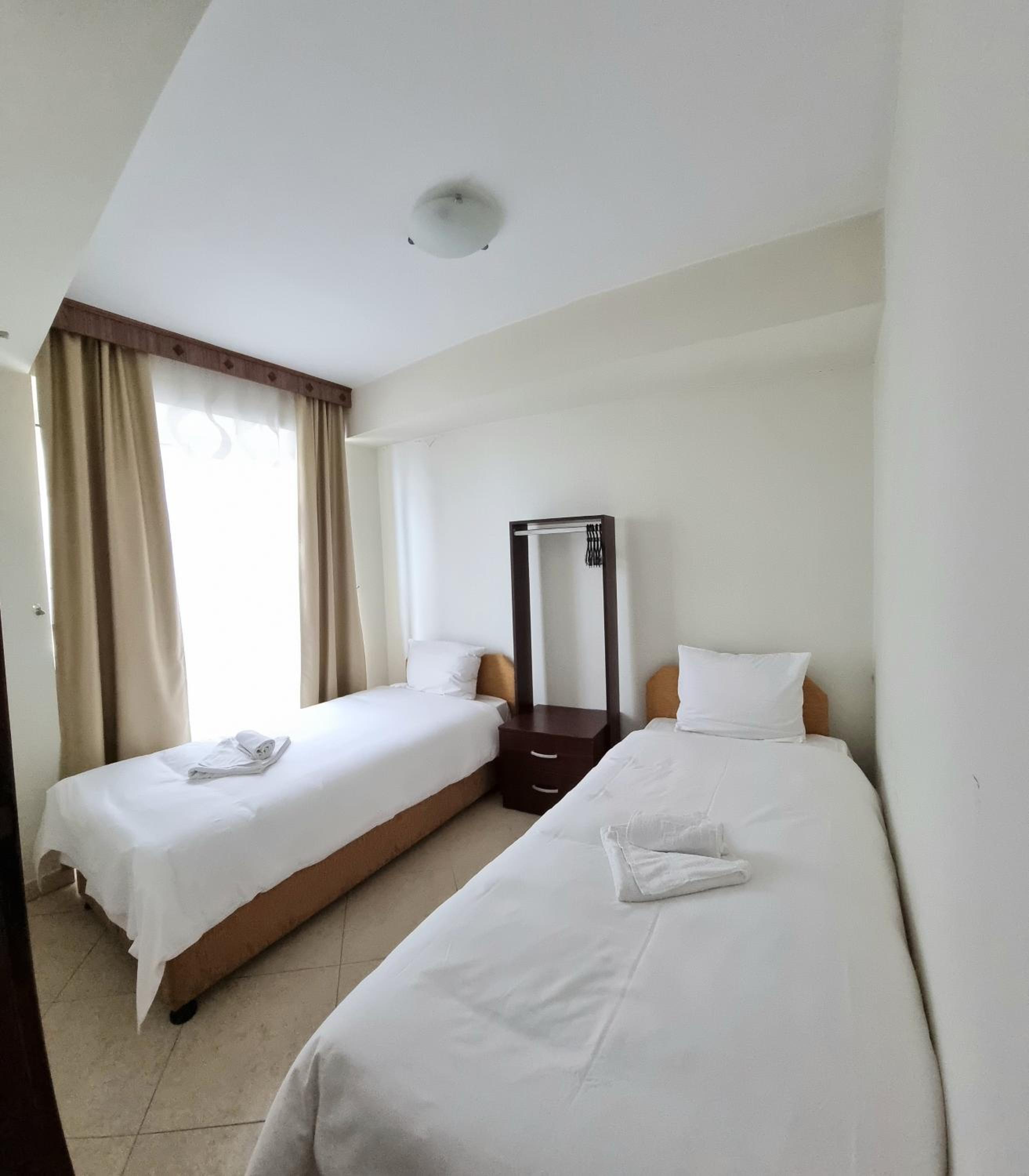 Superior Suite with Side Lake View - Photo 5
