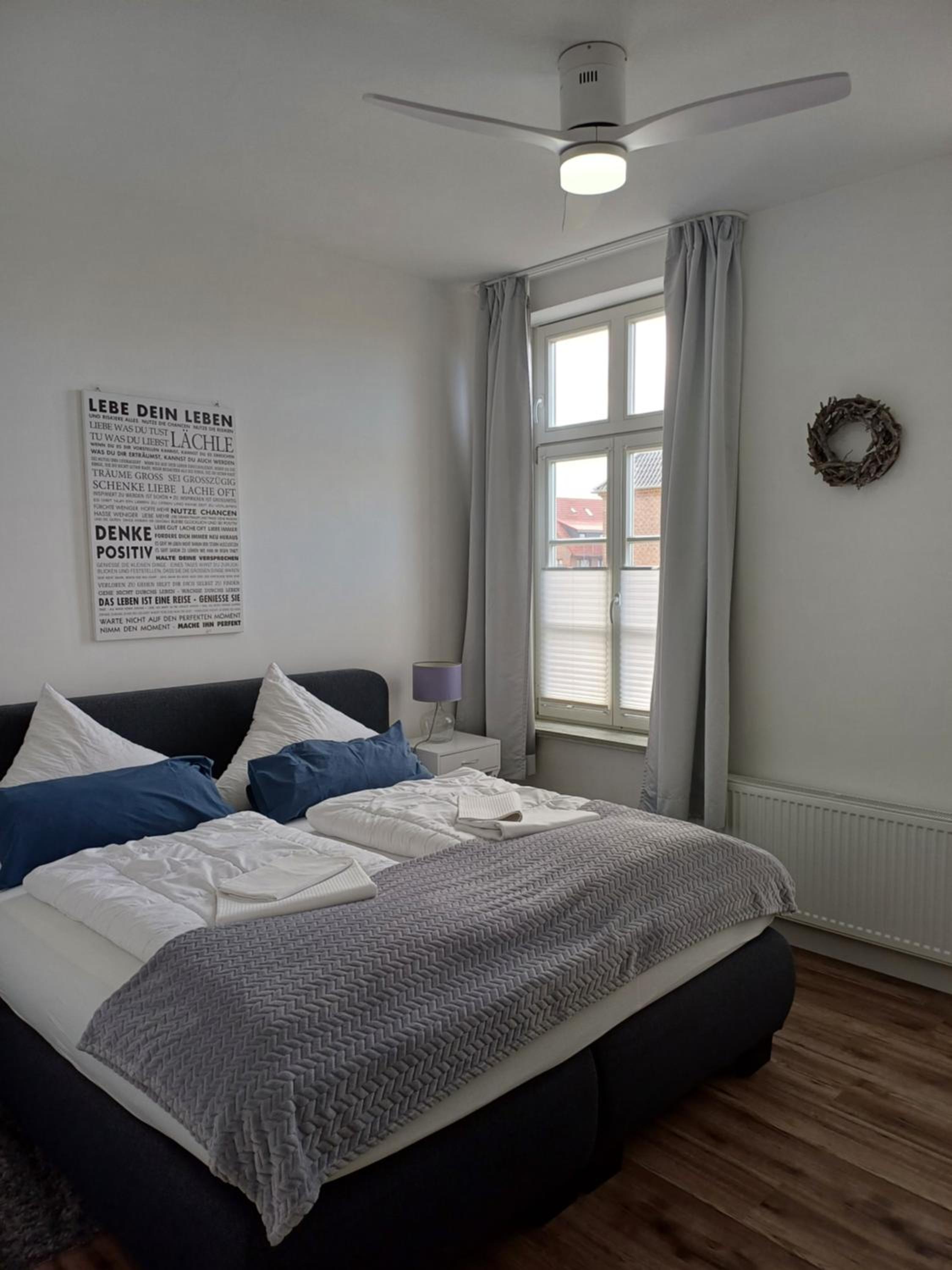 Apartment 6 photo 1