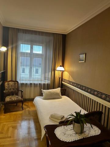 Deluxe Double Room with Air-conditioning